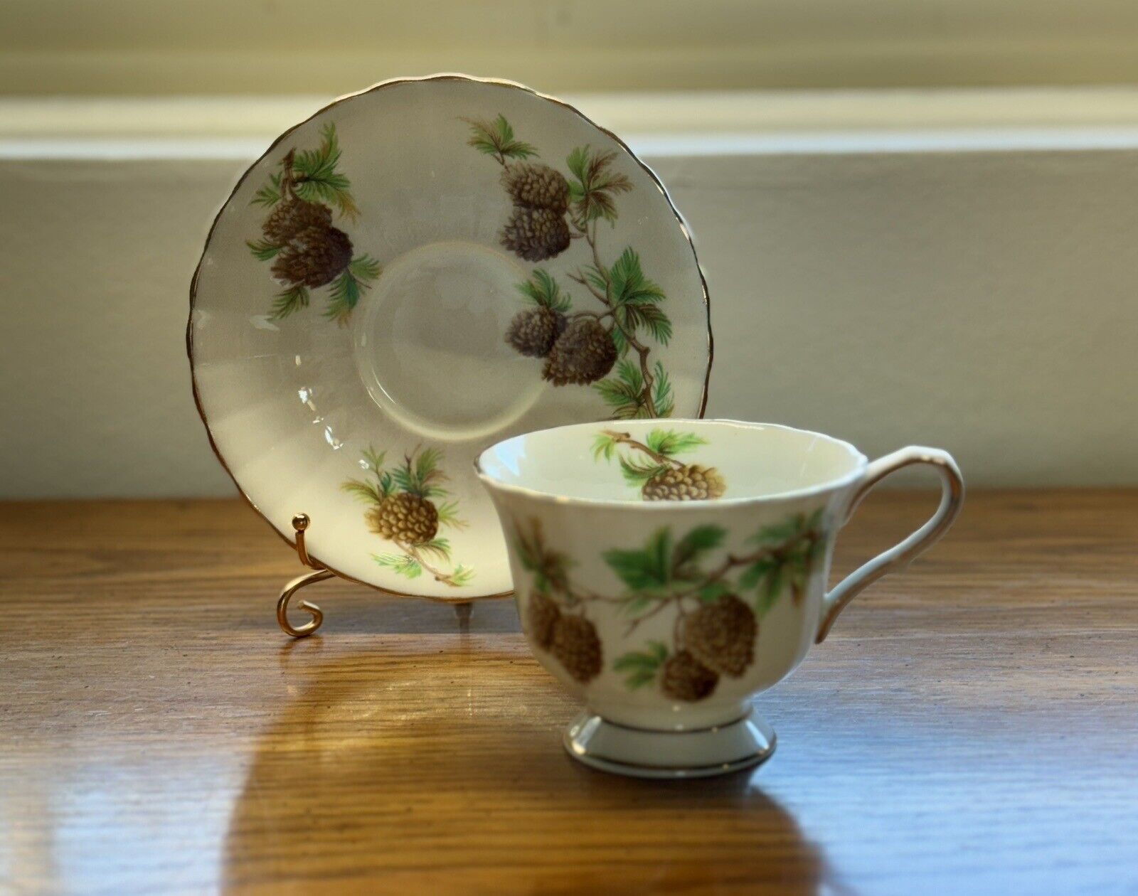 Clarence Bone China Footed Acorn CN2 Tea Cup & Saucer Made In England