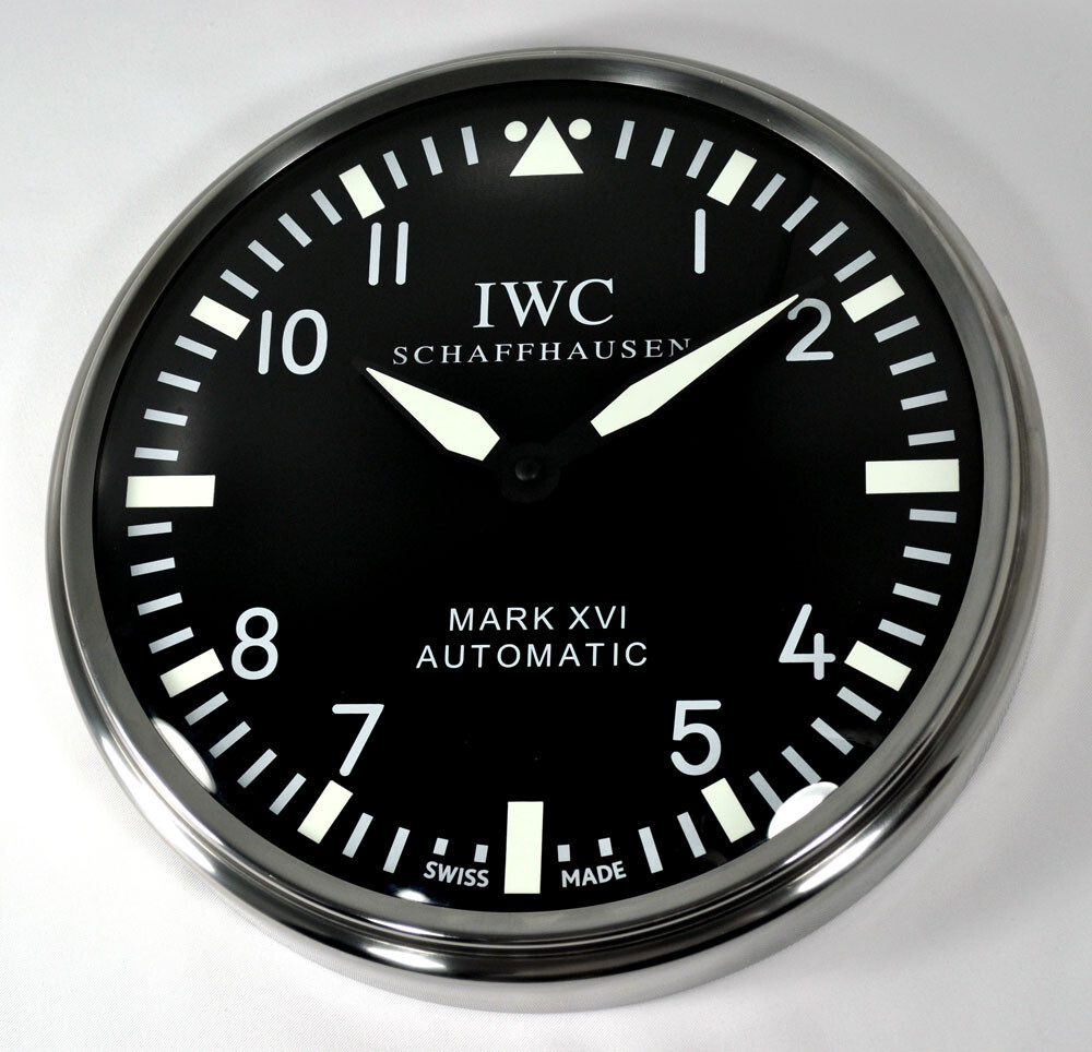 IWC SCHAFFHAUSSEN MARK XVI BIG PILOTS AUTOMATIC HORLOGE DE PUBLICITÉ MURALE IWC SCHAFFHAUSSEN MARK XVI BIG PILOTS AUTOMATIC HORLOGE DE PUBLICITÉ MURALE