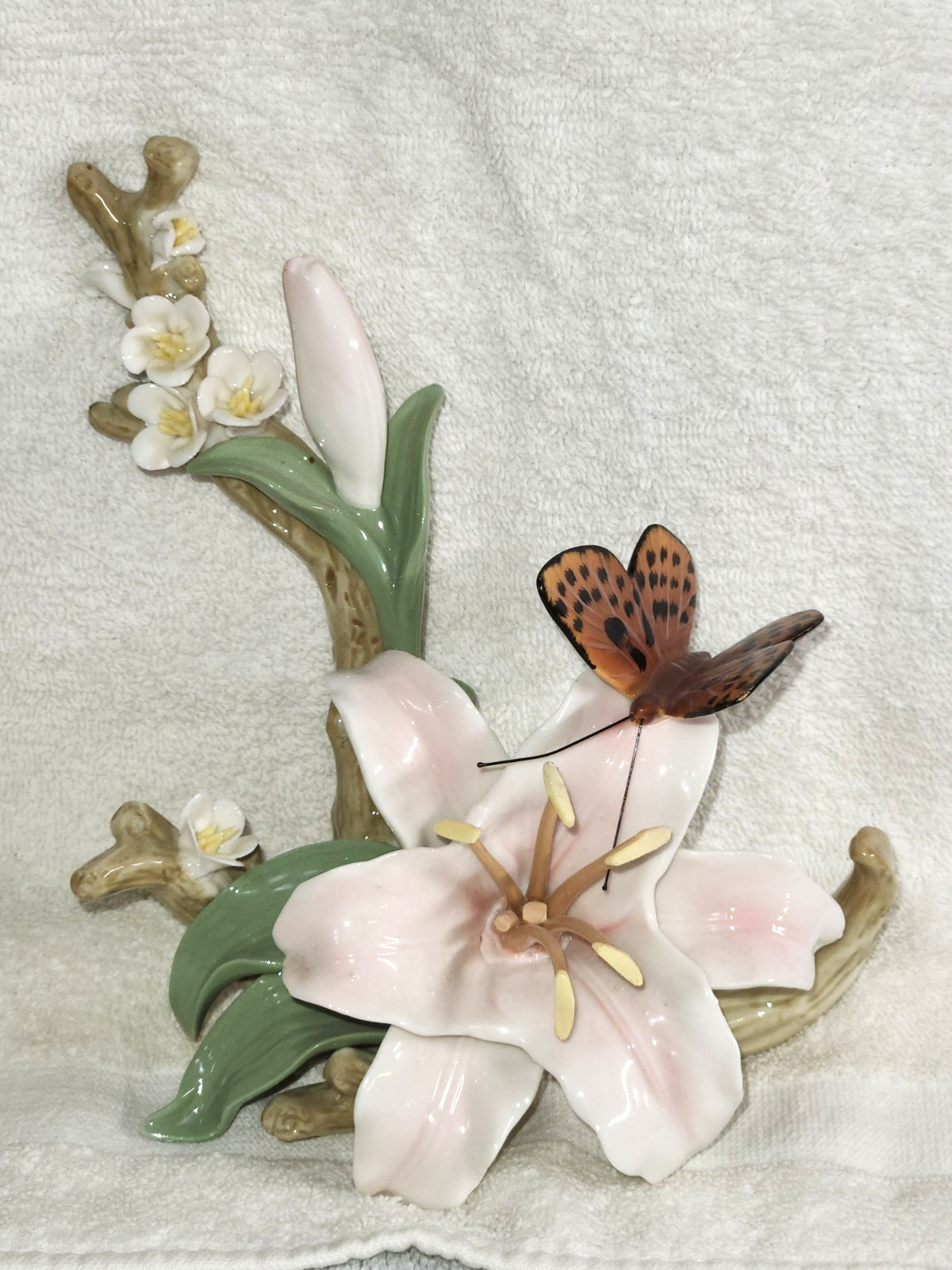 Vintage Pink Lily Porcelain Flower Butterfly 7\