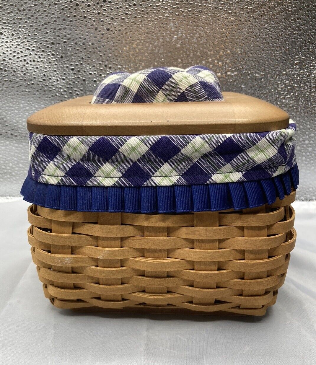 Longaberger Blue Ribbon Plaid Mending/Sewing basket 2004 No Plastic Liner EUC