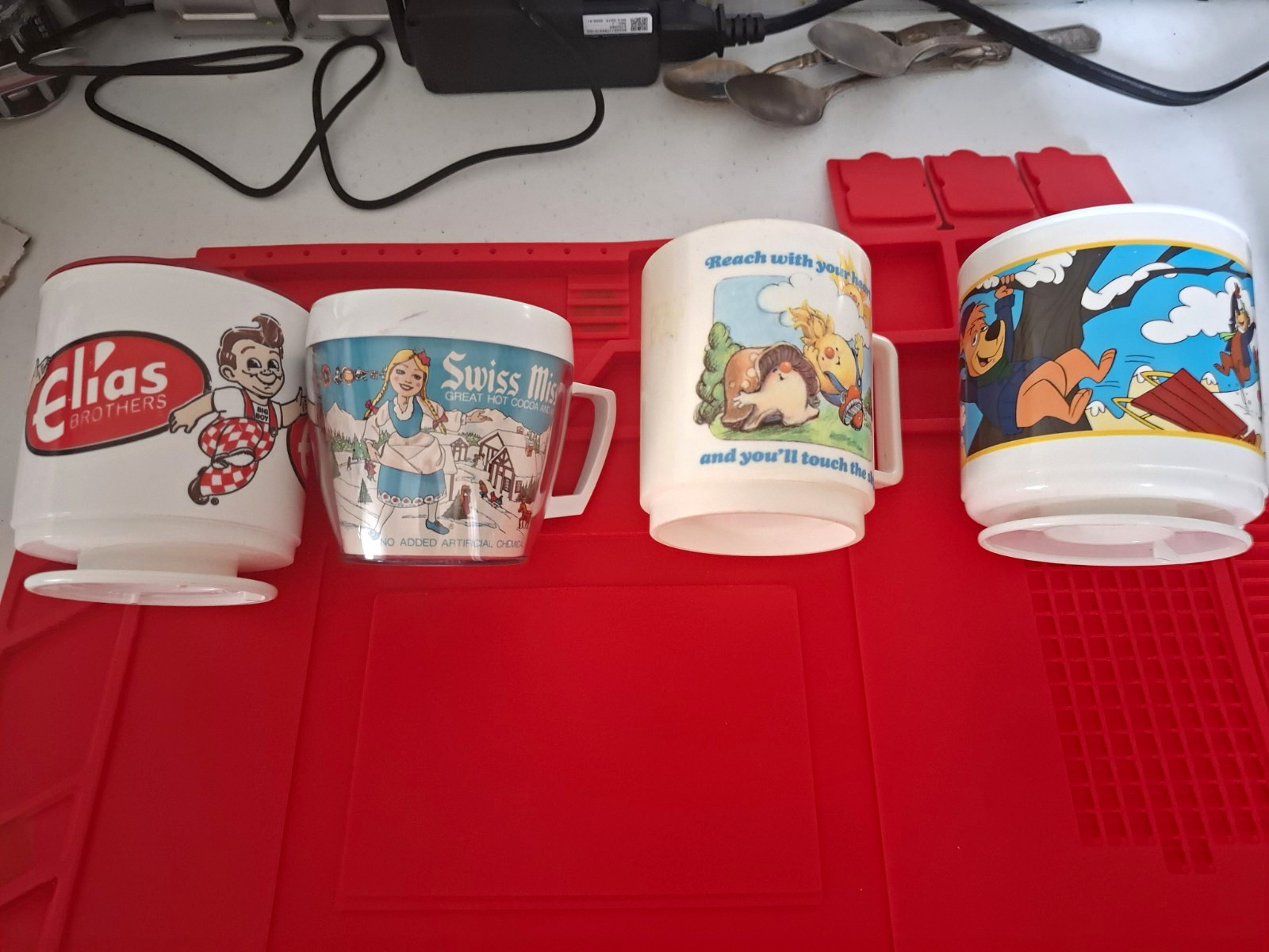 kids Elias Brothers & Swiss Miss Vintage Advertising Lot of 4 Plastic Mugs 