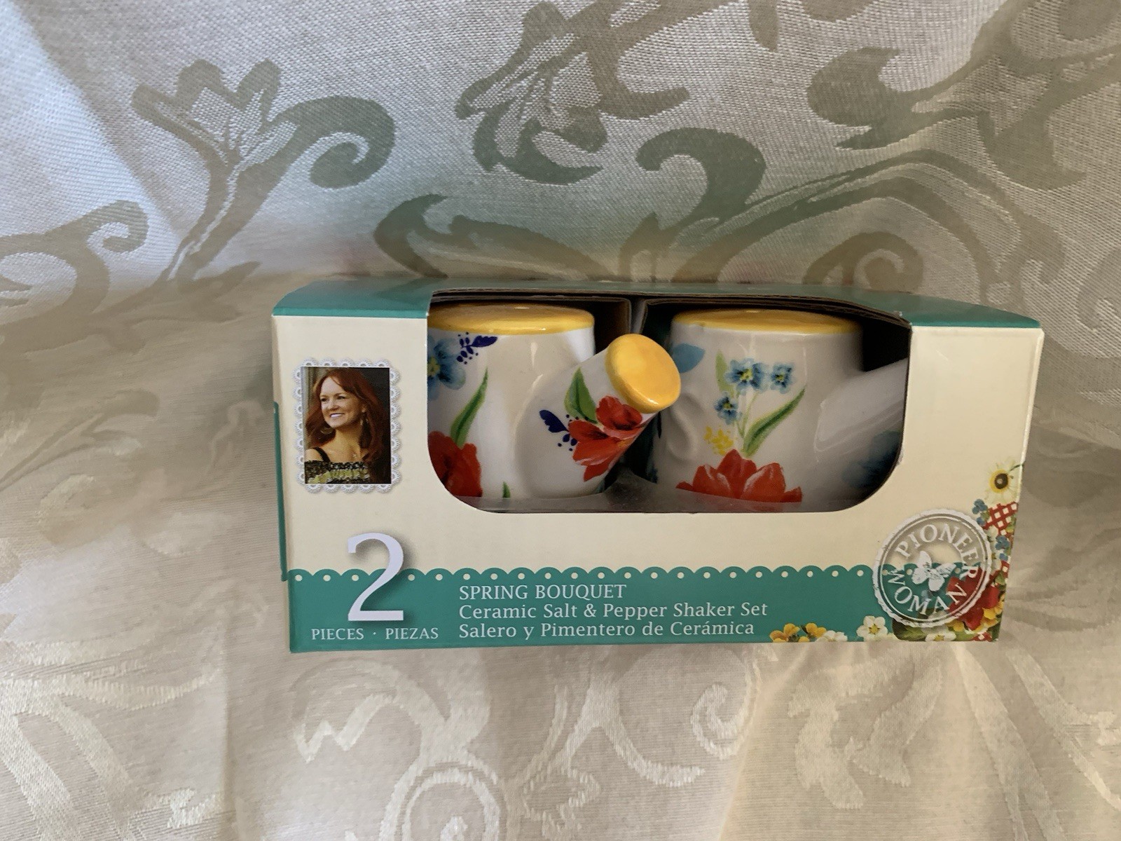 Pioneer Woman 💐 Spring Bouquet Salt & Pepper Shaker Set Flower Floral Ceramic