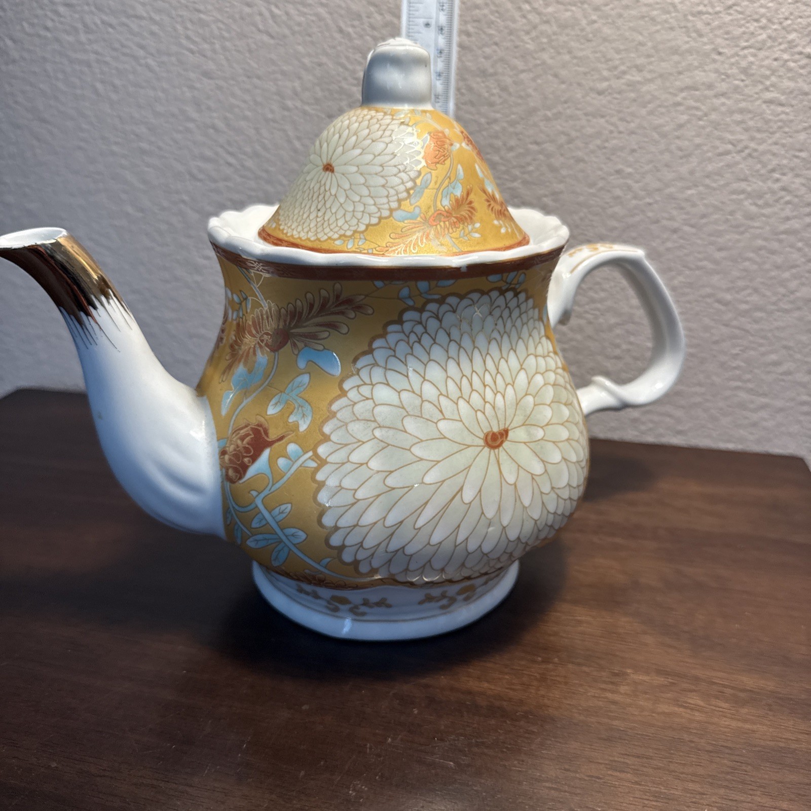 Vtg Kutani Yaki Tea Porcelain Tea Pot From Japan w/ Painted Floral Design