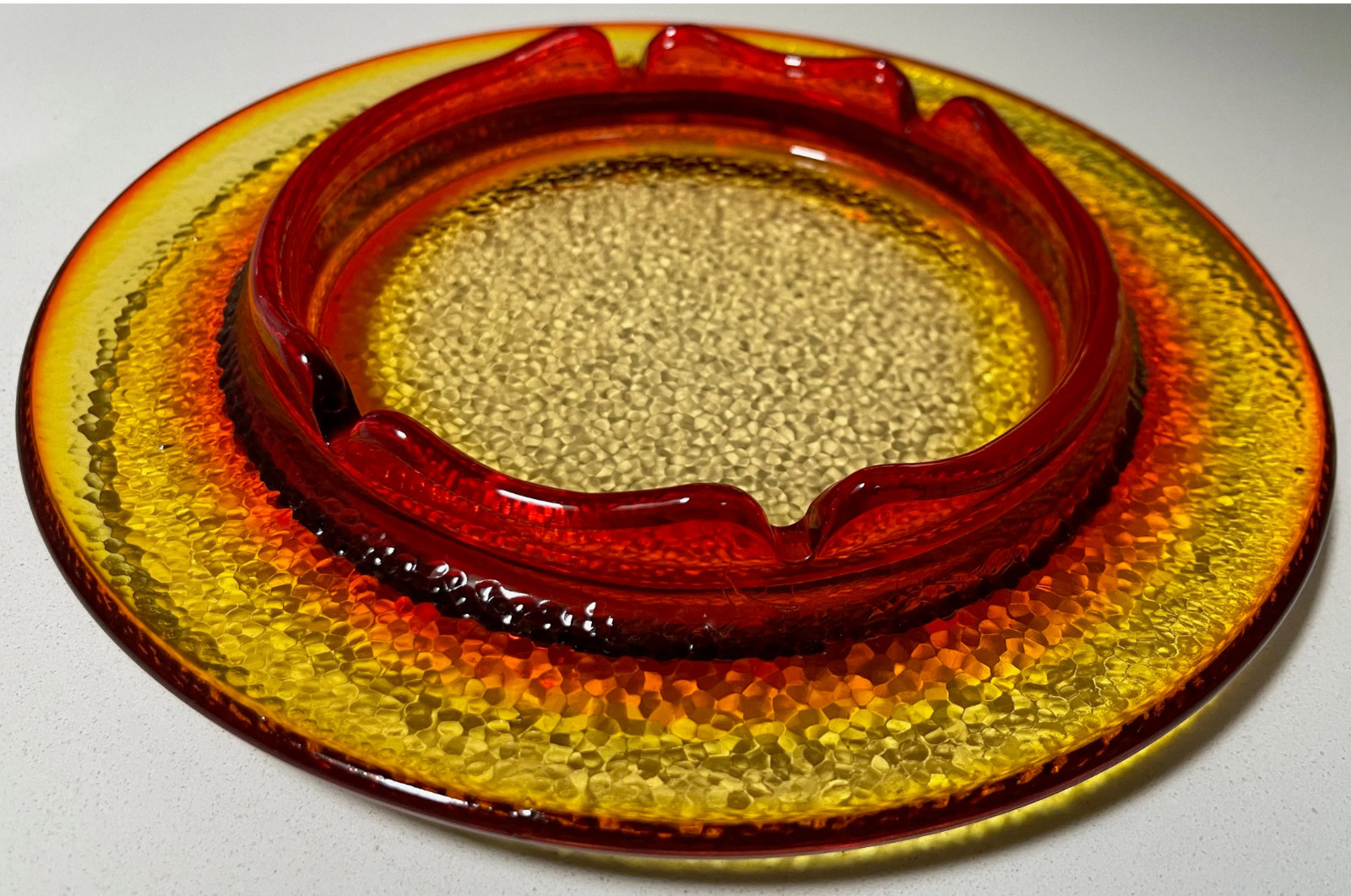 Vintage Round Amberina Art Glass Textured Ashtray Mid Century Modern Glassware