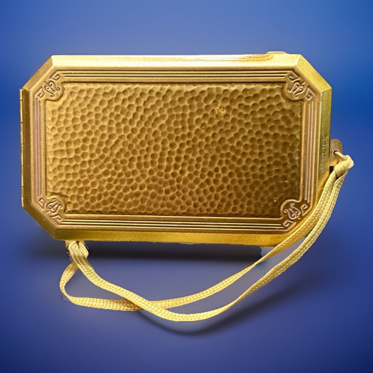 Vintage Melba Triple Vanity Compact Handle Hammered Gold Tone Patented 1924