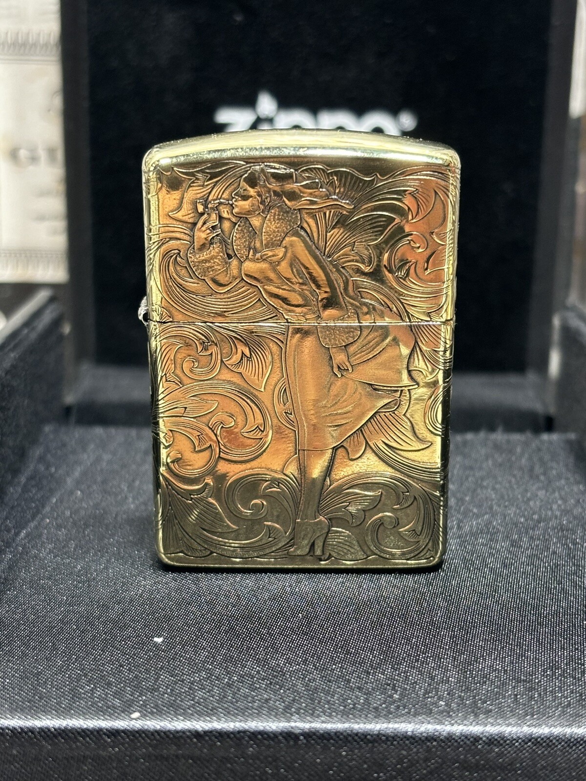 RARE Zippo Armor 4-side 1935 Varga girl Zippo Lighter With Exquisite Zippo Box