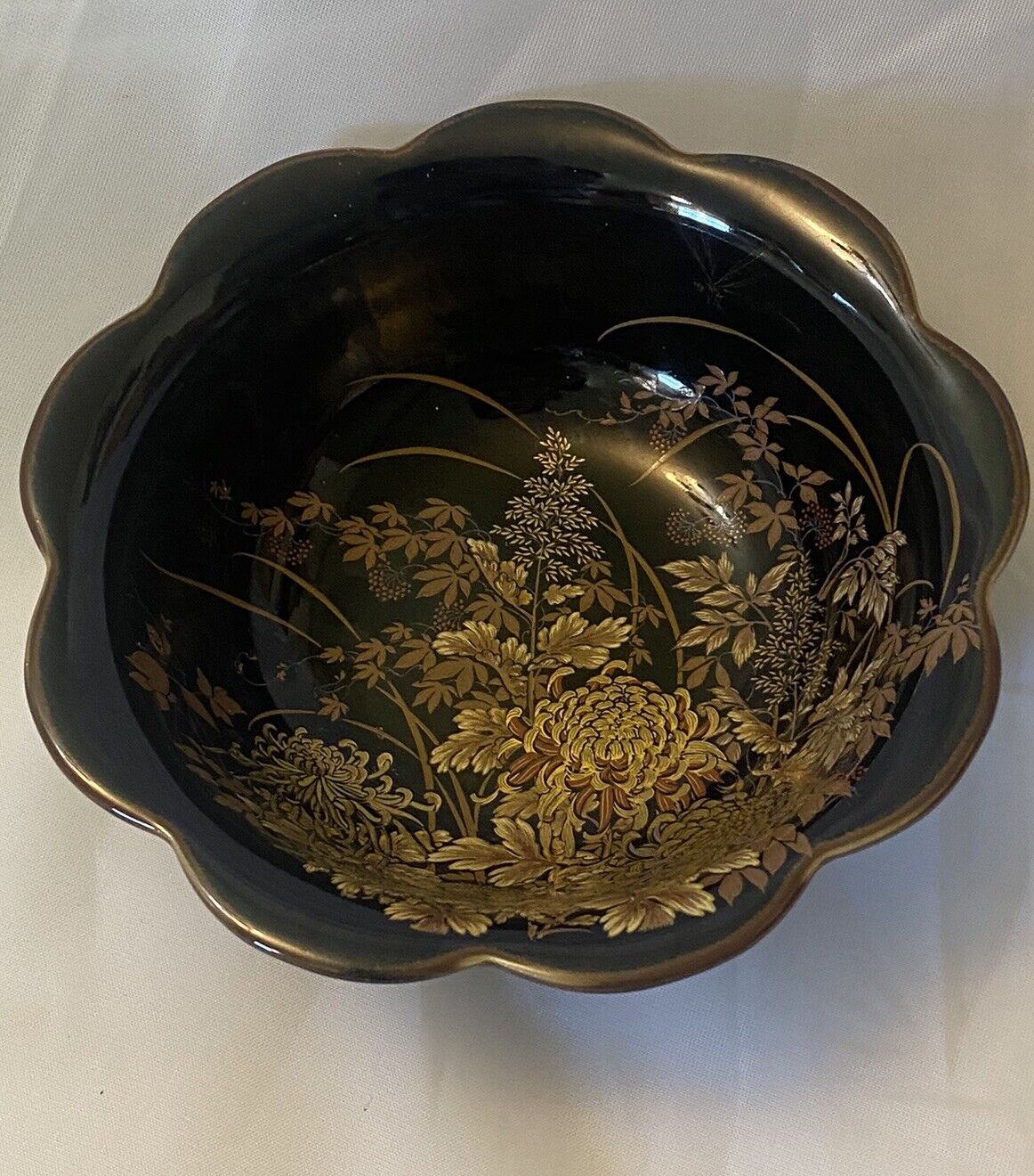 Shibata Japan Tenmoku-Kiku Black Gold Floral Bowl Scalloped Edge Vintage