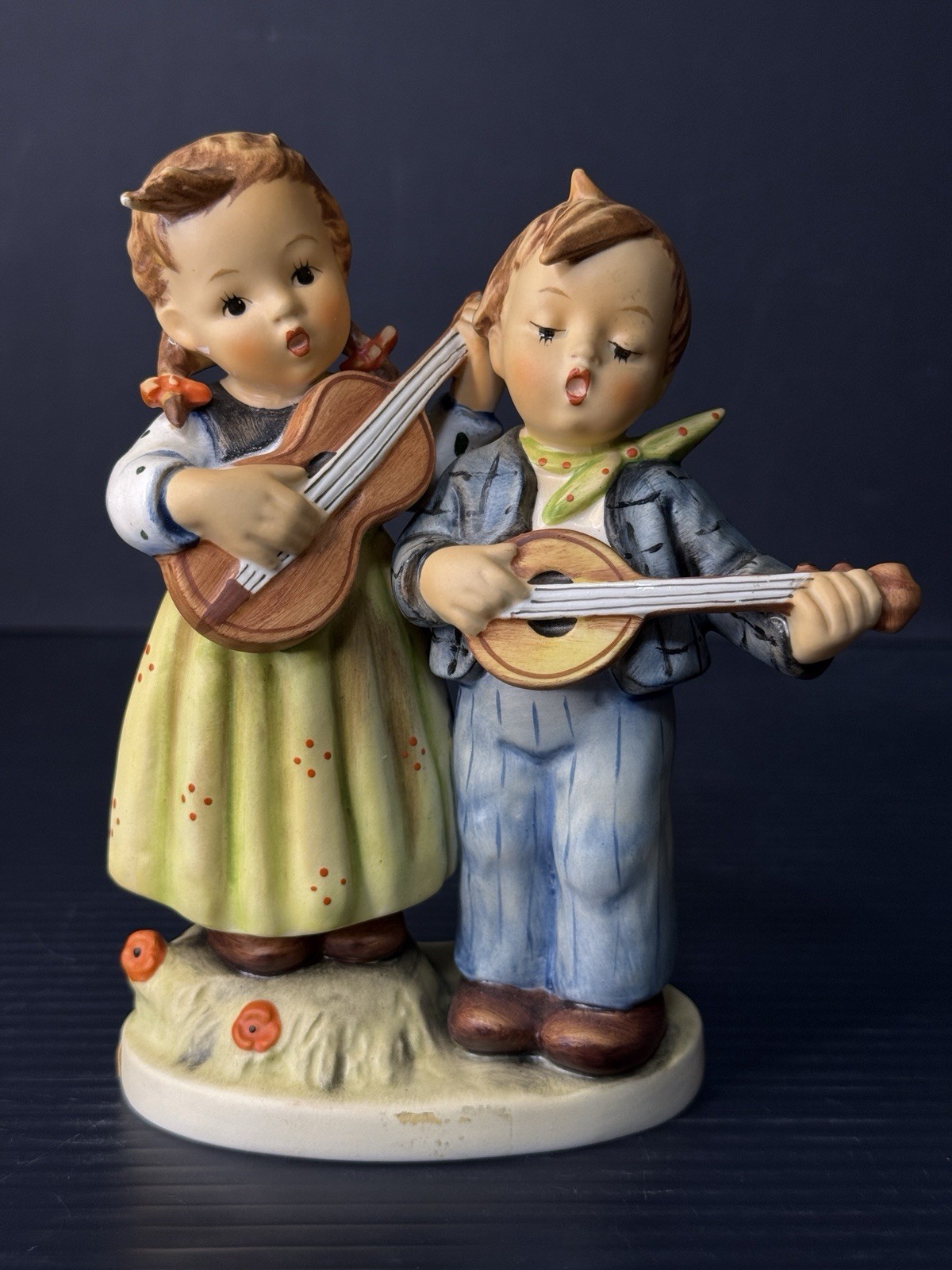 Goebel Hummel Happy Days 150/I No Crazing Mint 