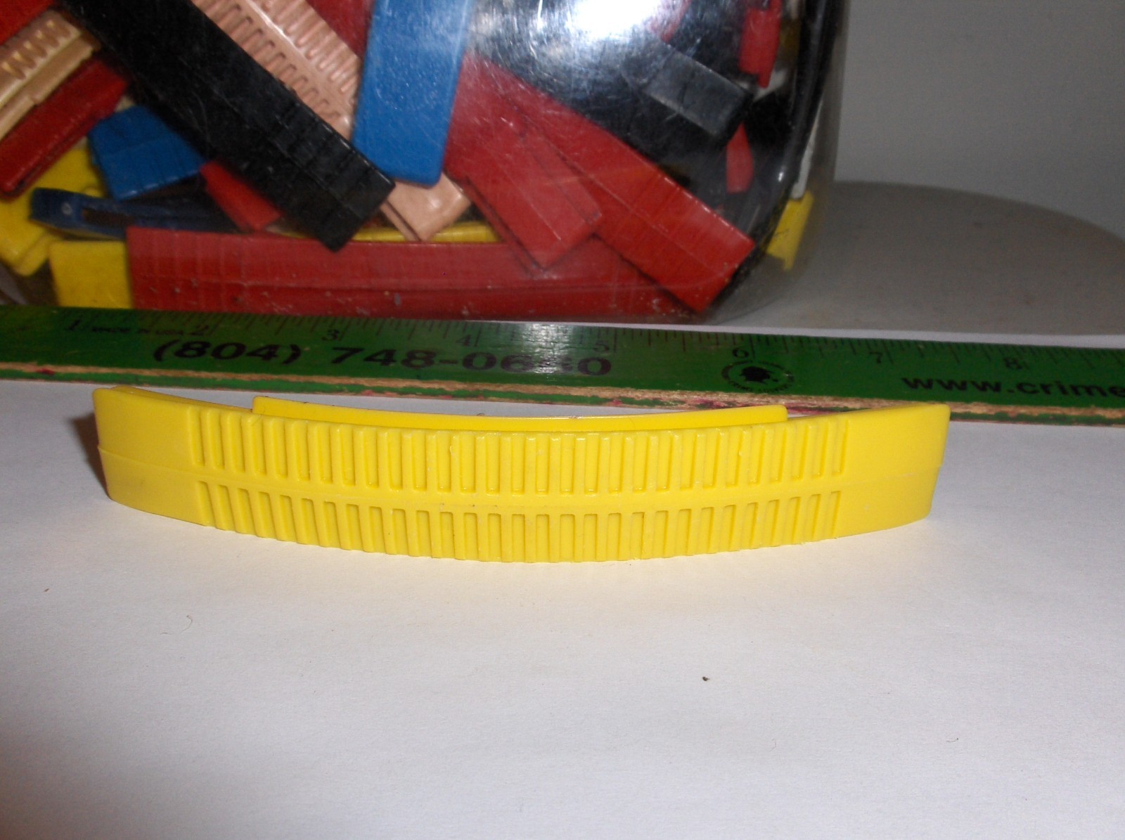 Vintage YELLOW RIBBED Lunchbox Handle-HARD TO FIND-NICE COND-LOOK AT PICTURES