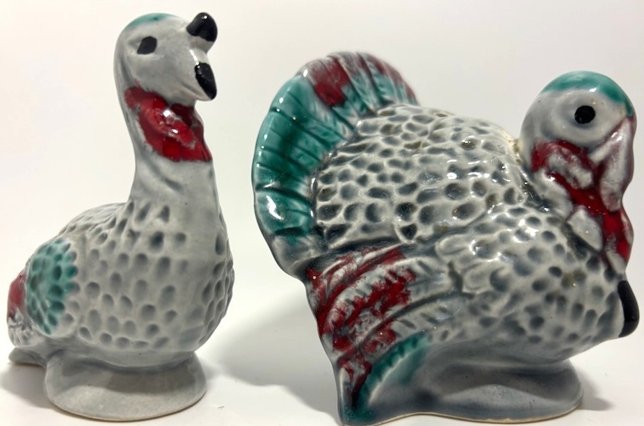 Vintage MCM Ceramic Turkey Salt and Pepper Shakers Set Japan Thanksgiving decor