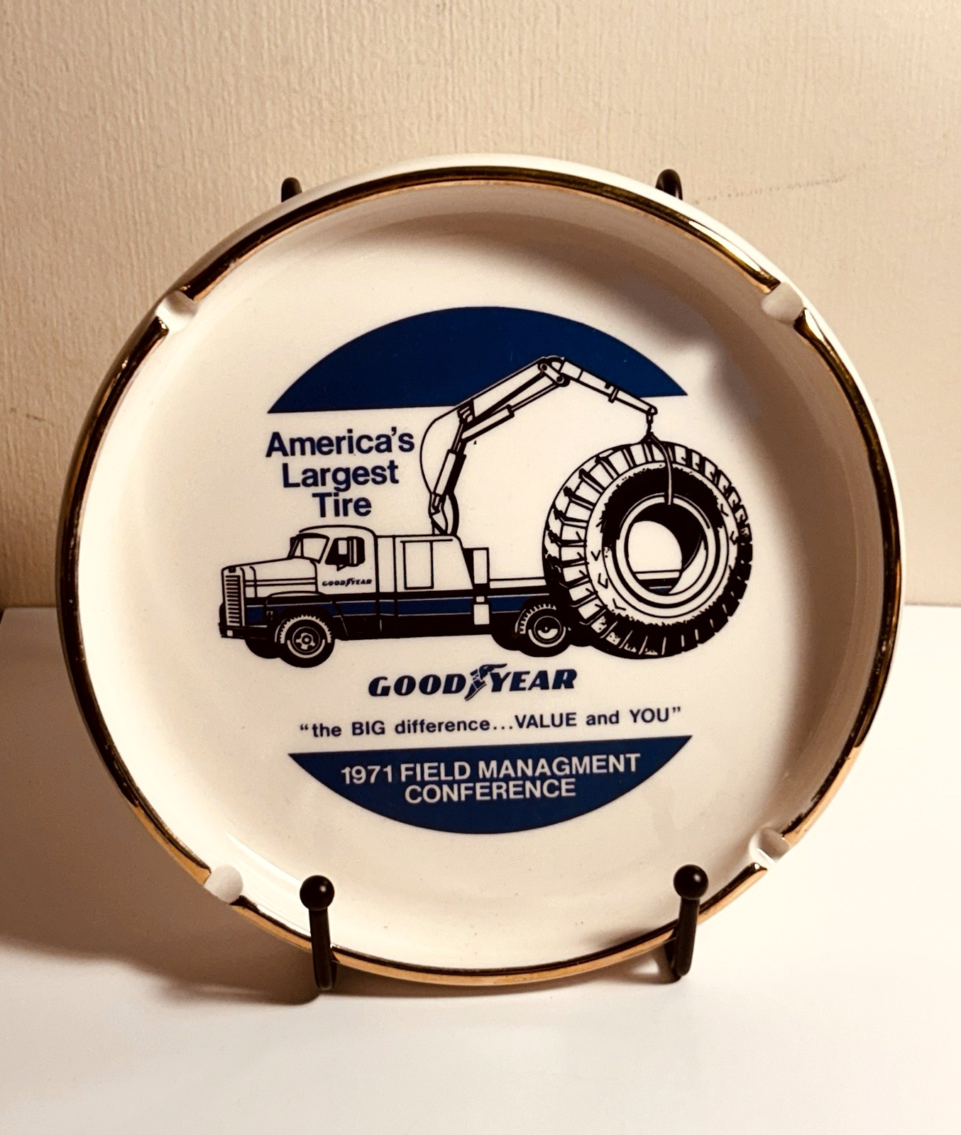 VINTAGE ORIGINAL GOODYEAR TIRES 1971 FIELD MANAGEMENT CONFERENCE ASHTRAY VINTAGE ORIGINAL GOODYEAR TIRES 1971 FIELD MANAGEMENT CONFERENCE ASHTRAY