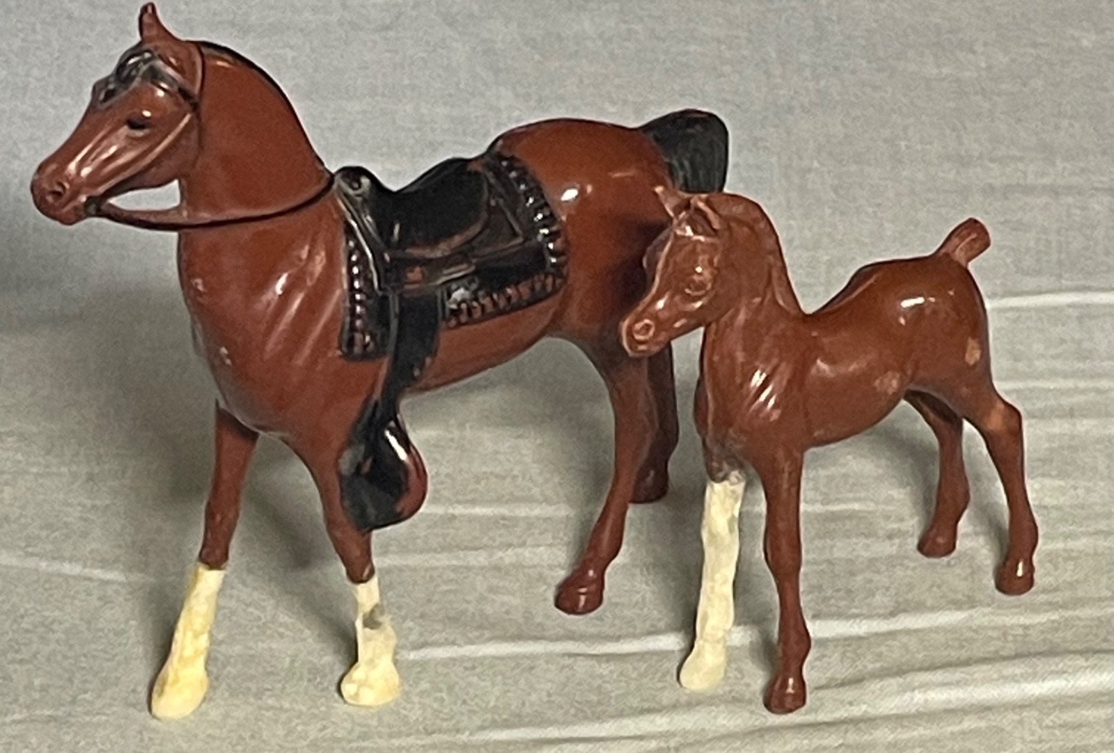 Vintage Hartland Horses - Repaired Needs Painted. Vintage Hartland Horses - Repaired Needs Painted.