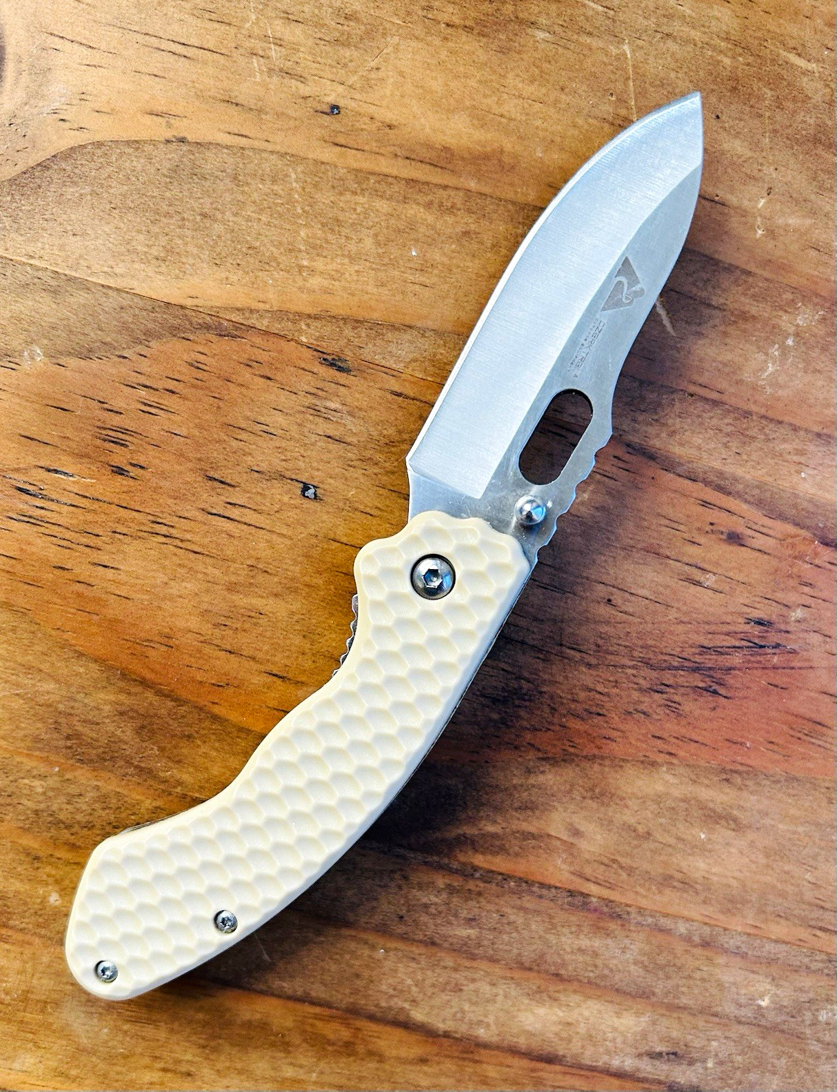 Ozark Trail Drop Point Pocketknife, Stainless Blade, Liner Lock, Beige Ozark Trail Drop Point Pocketknife, Stainless Blade, Liner Lock, Beige