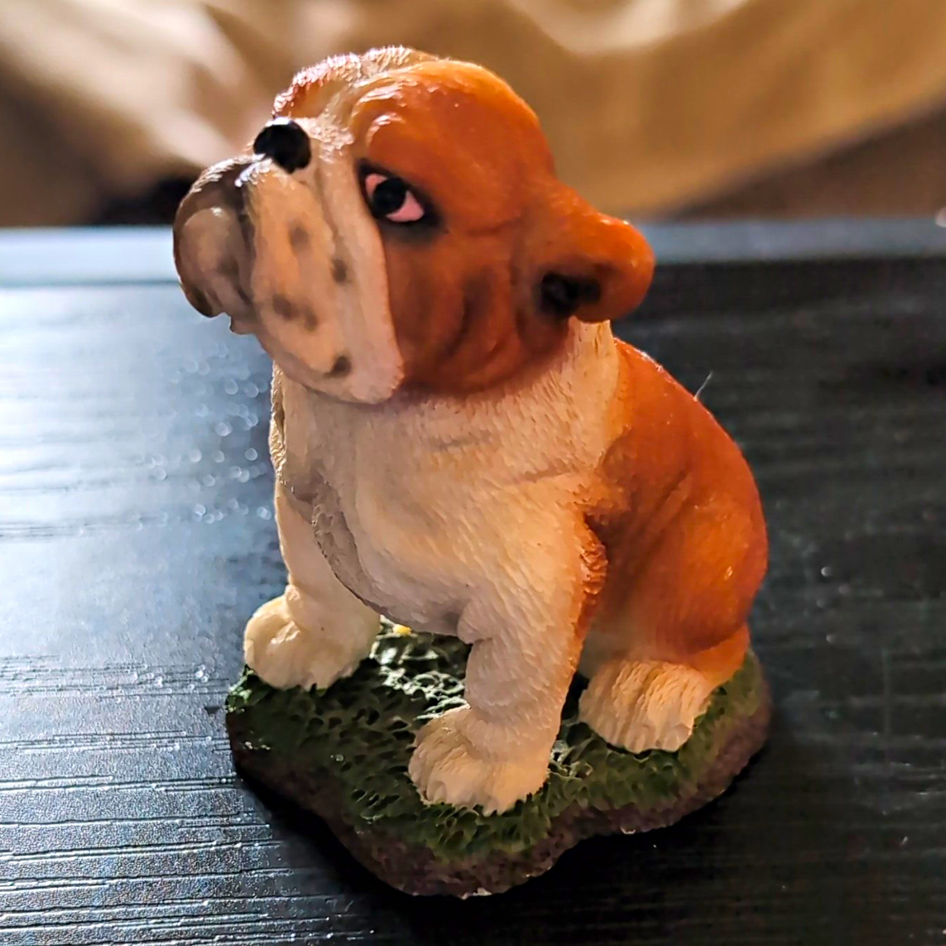 English Bulldog Sitting Puppy Figurine - Brown & White Resin (MFD-23)