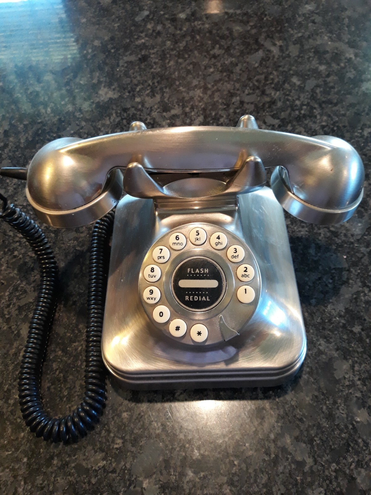 RETRO BRUSHED SILVER GRAND VINTAGE FLASH PHONE