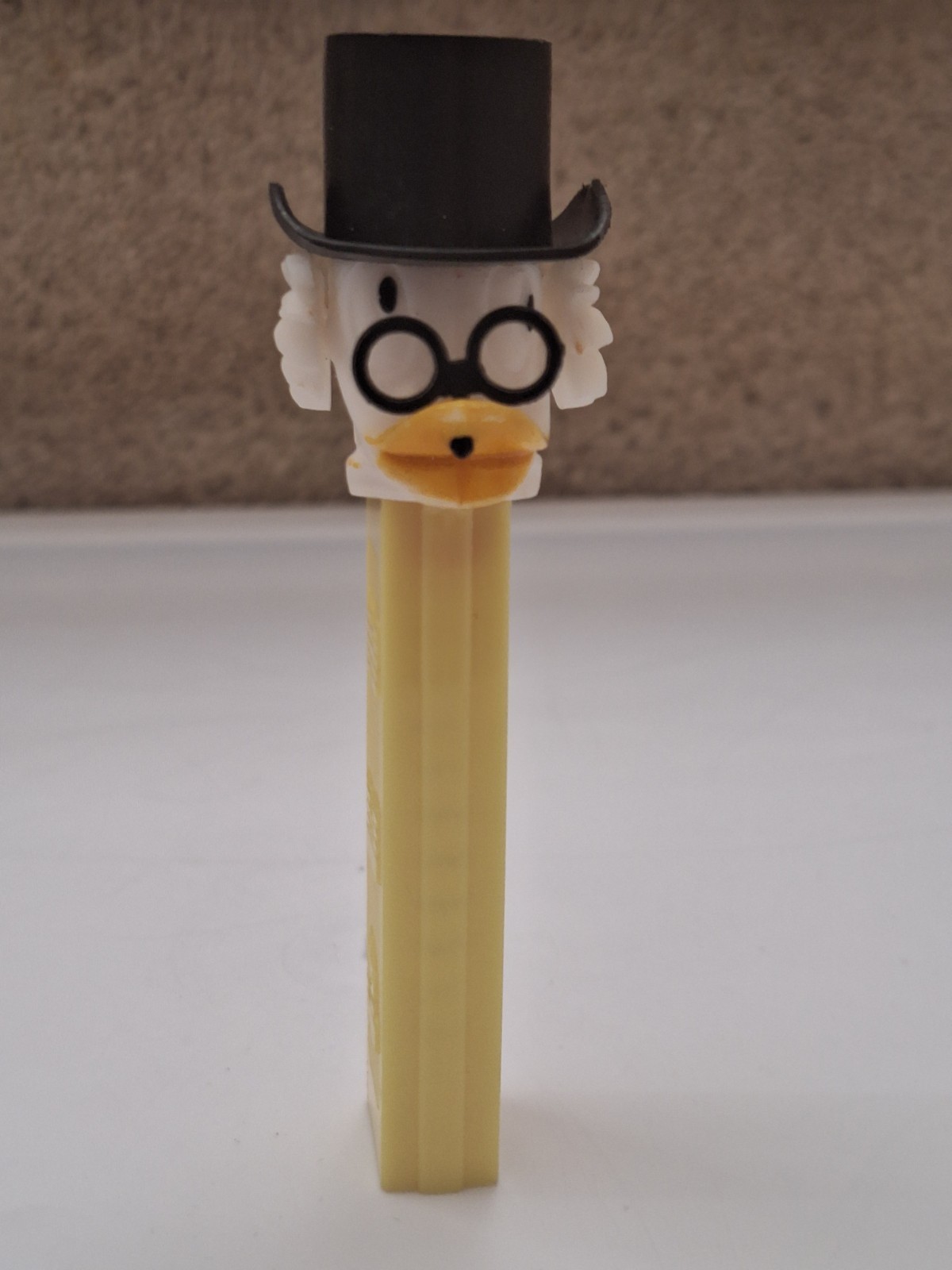 VTG 1977 PEZ Scrooge Mcduck 'A' No Feet White Head, Black Hat,Glasses READ VTG 1977 PEZ Scrooge Mcduck 'A' No Feet White Head, Black Hat,Glasses READ