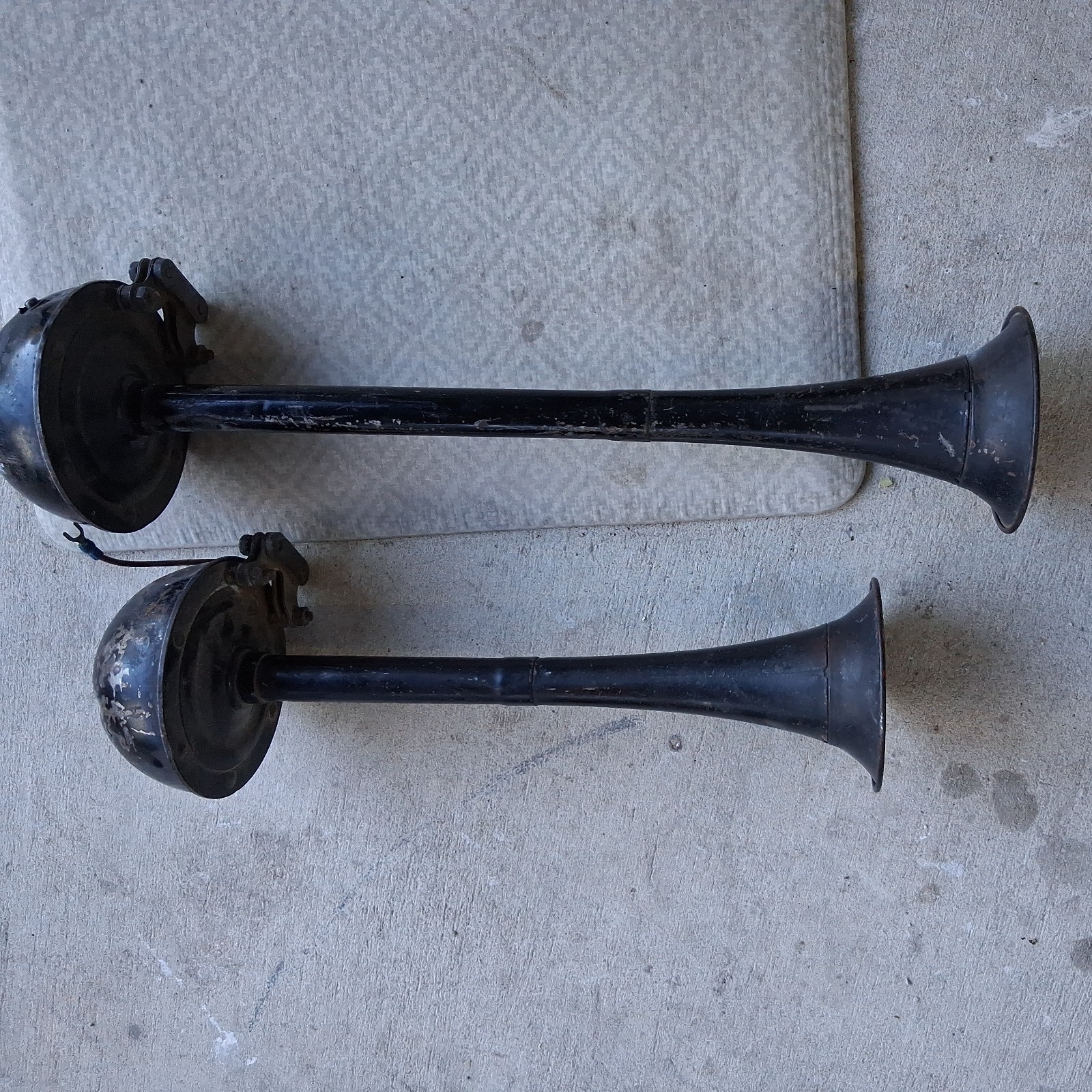 Vintage Autolite Electric Dual Trumpet Car Horn HT4102 & HT4011