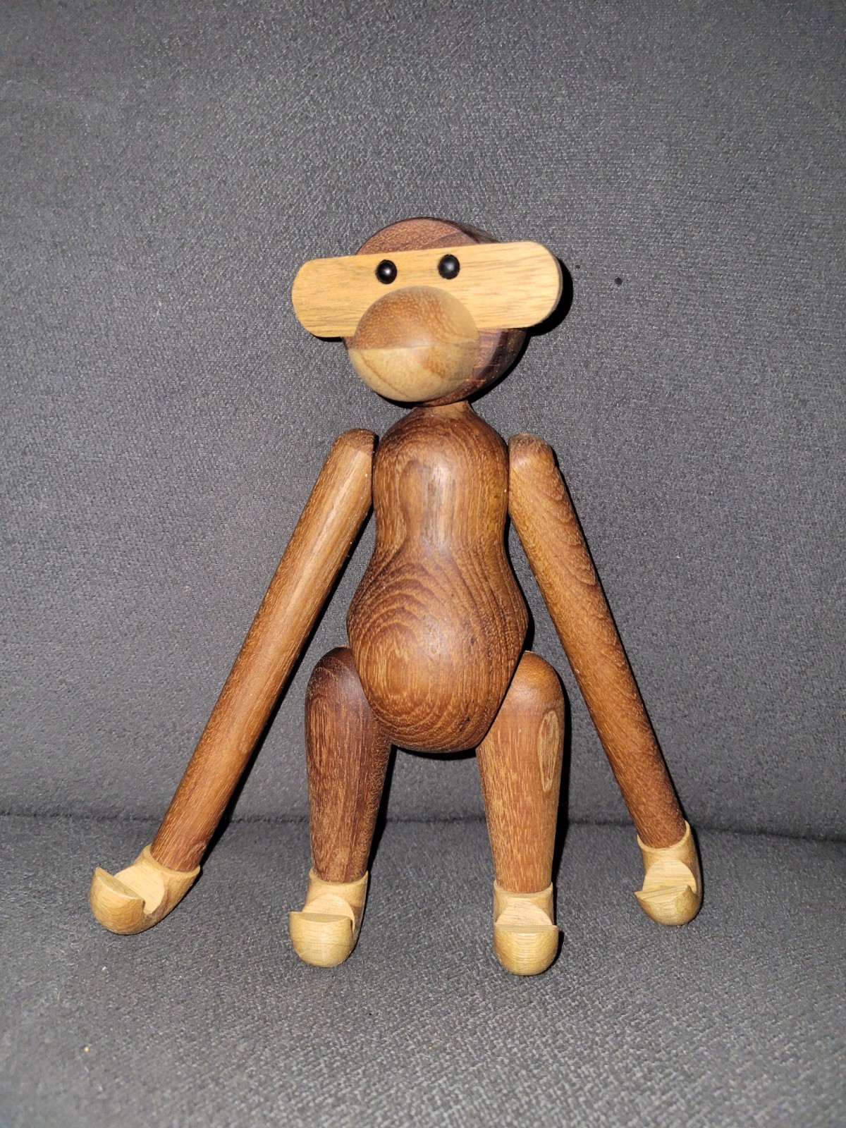 ORIGINAL VINTAGE CLASSIC KAY BOJESEN WOODEN 8\