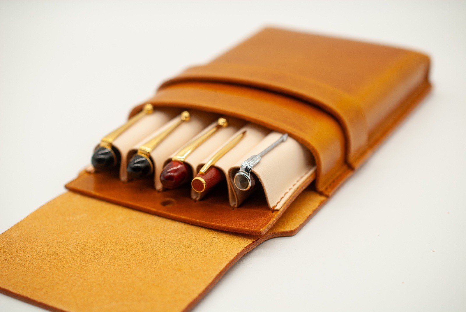Vegetable‑Tanned Full‑Grain Leather Pull‑Out Pen Box Holds 5 Fountain Pens