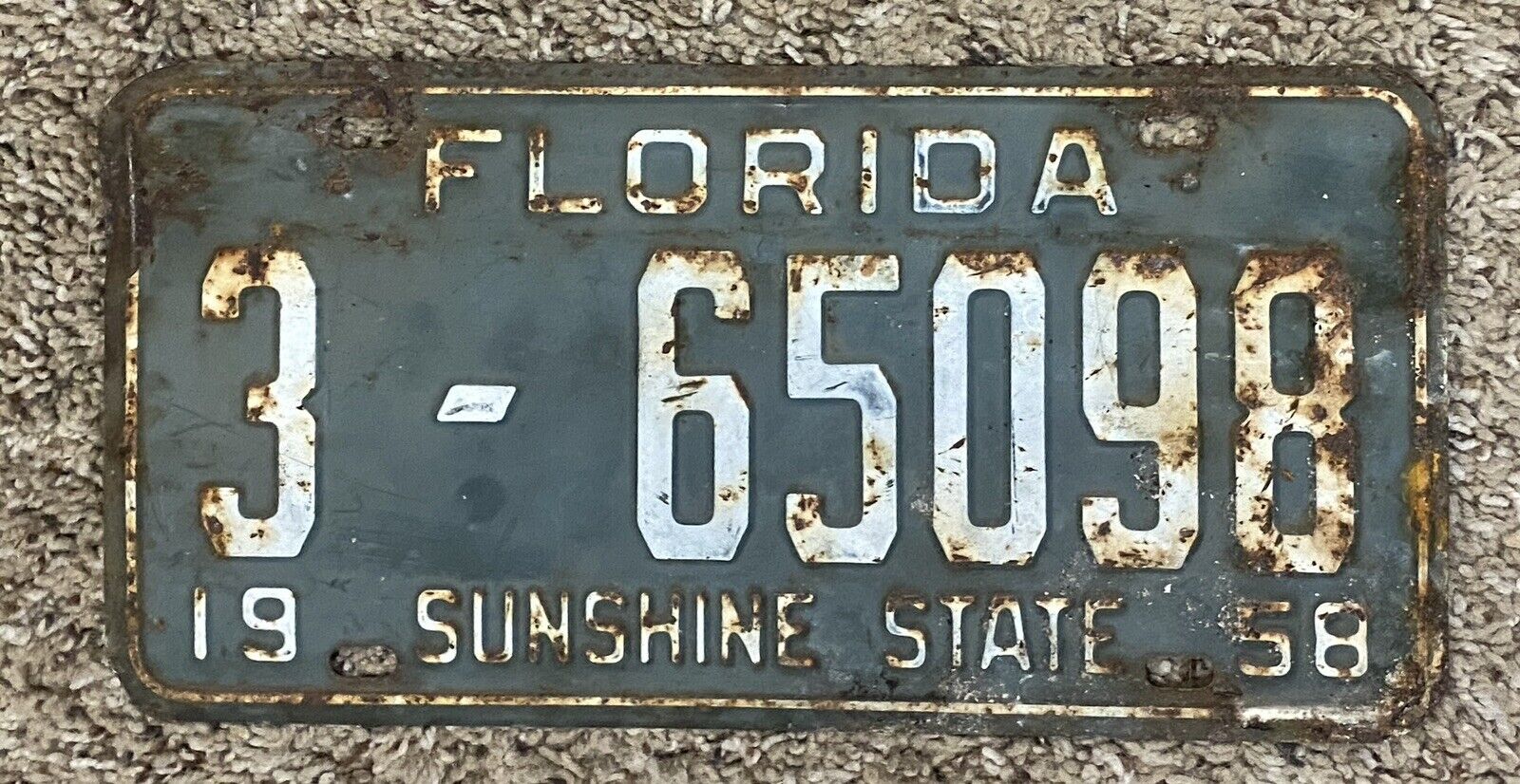 1958 Florida 3 - 65098 Sunshine State License Plate Vintage