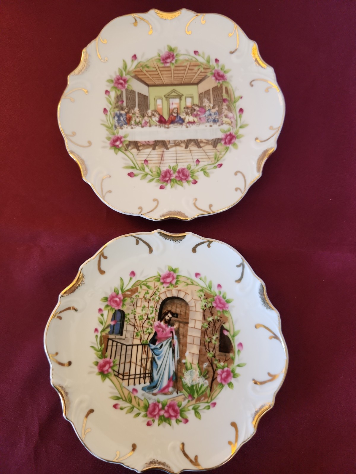 Vintage 1970s Hanging Jesus Plates Vintage 1970s Hanging Jesus Plates