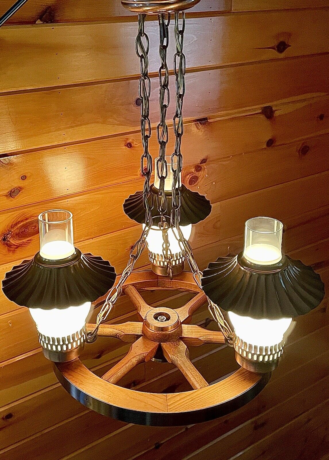Vtg/Antique Rustic Country Cabin Western Wagon Wheel Hanging Chandelier Light