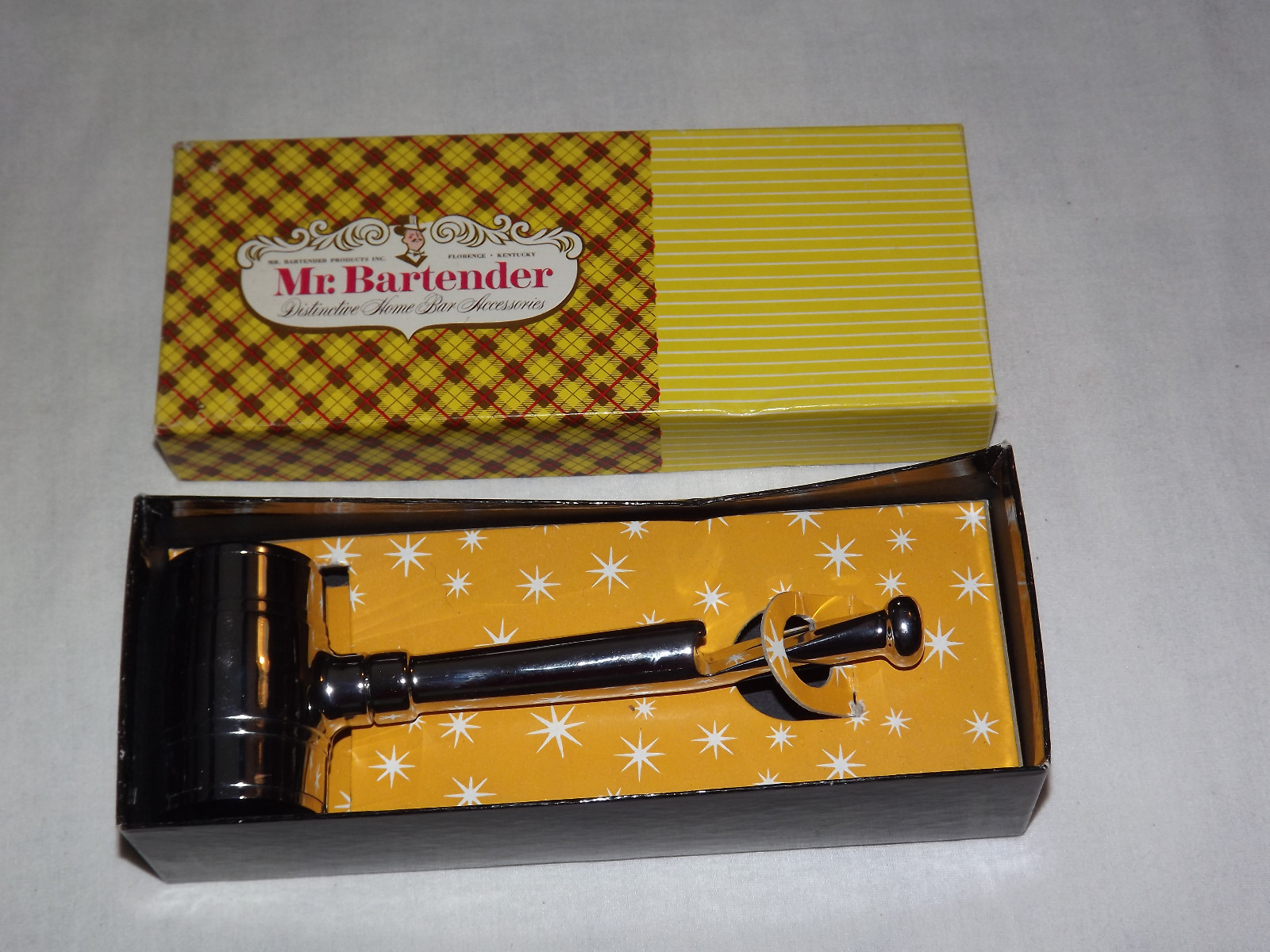 VINTAGE  NOVELTY BAR MR BARTENDER FLORENCE KENTUCKY CORK SCREW BOTTLE OPENER