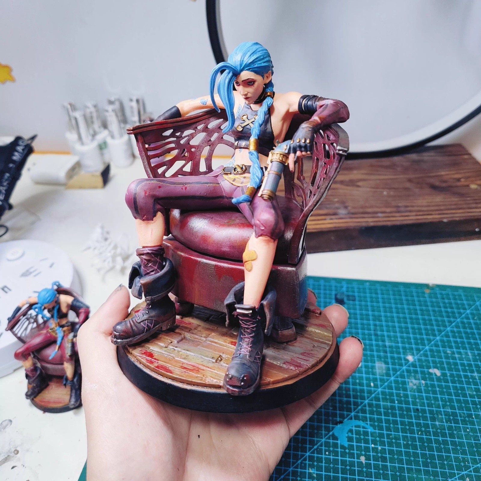 Game League of Legends Jinx Sitting Figures Statue Model PVC Statue Collectibles