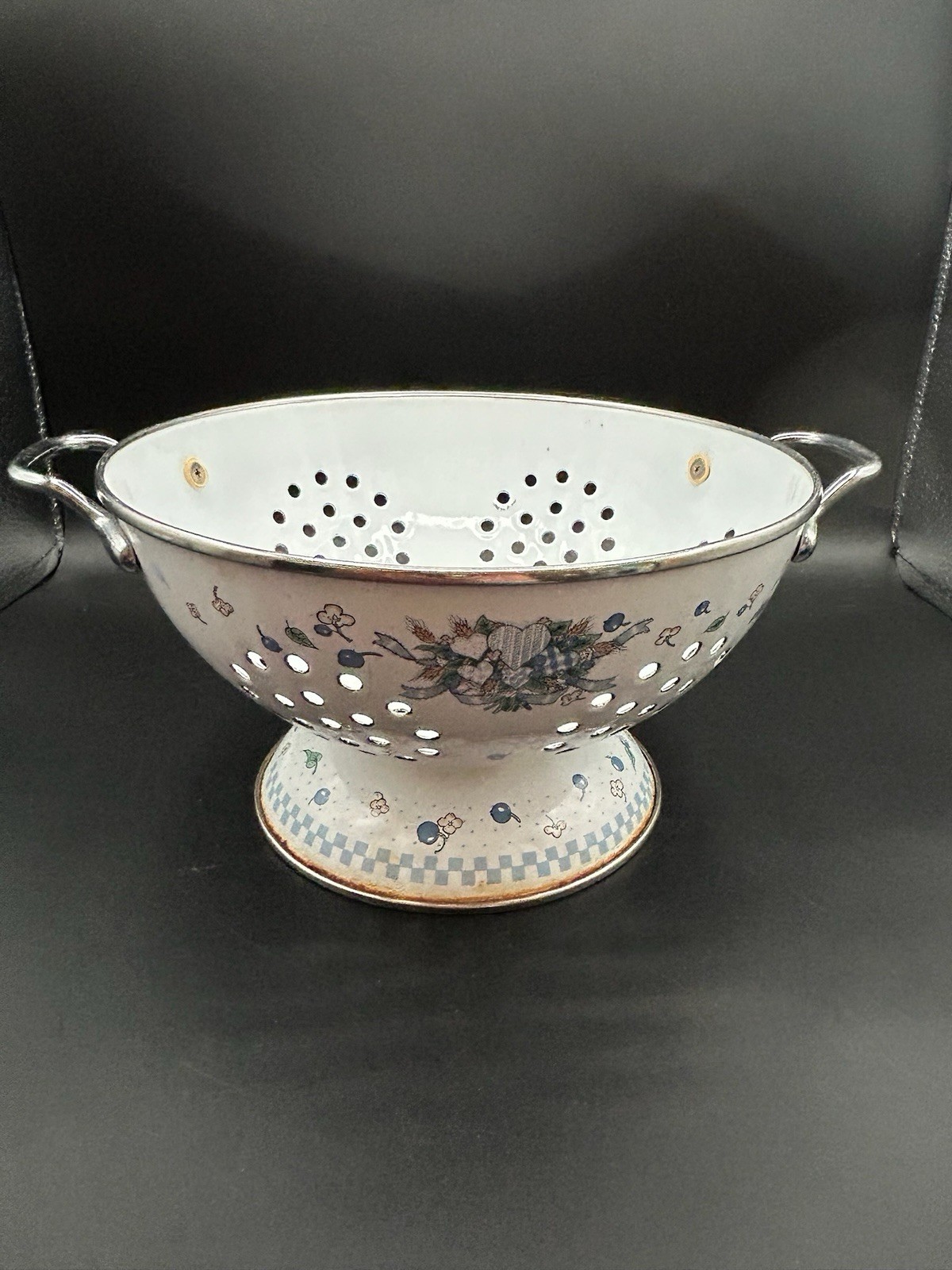 VTG White Enamel Colander Blue Floral And Berry Motif Country Farmhouse