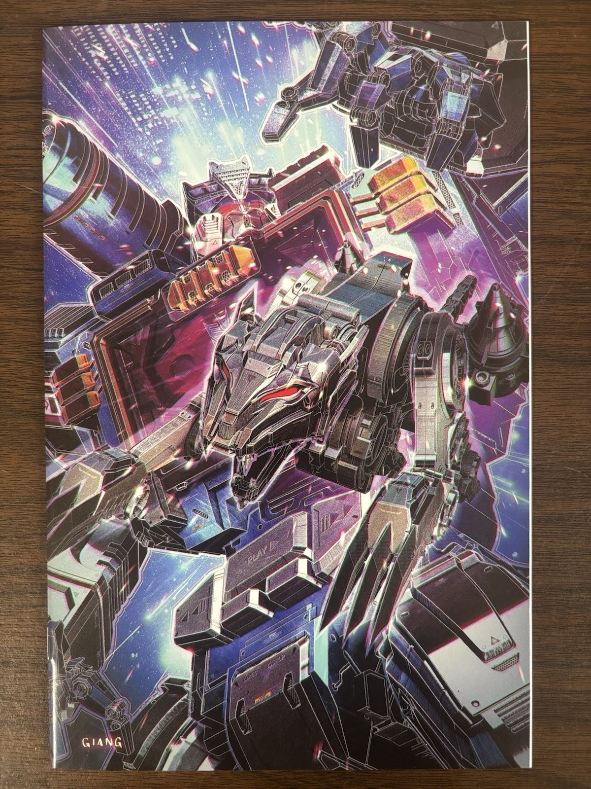 Transformers #9 John Giang Virgin Variant Soundwave Big Time Collectibles 2024