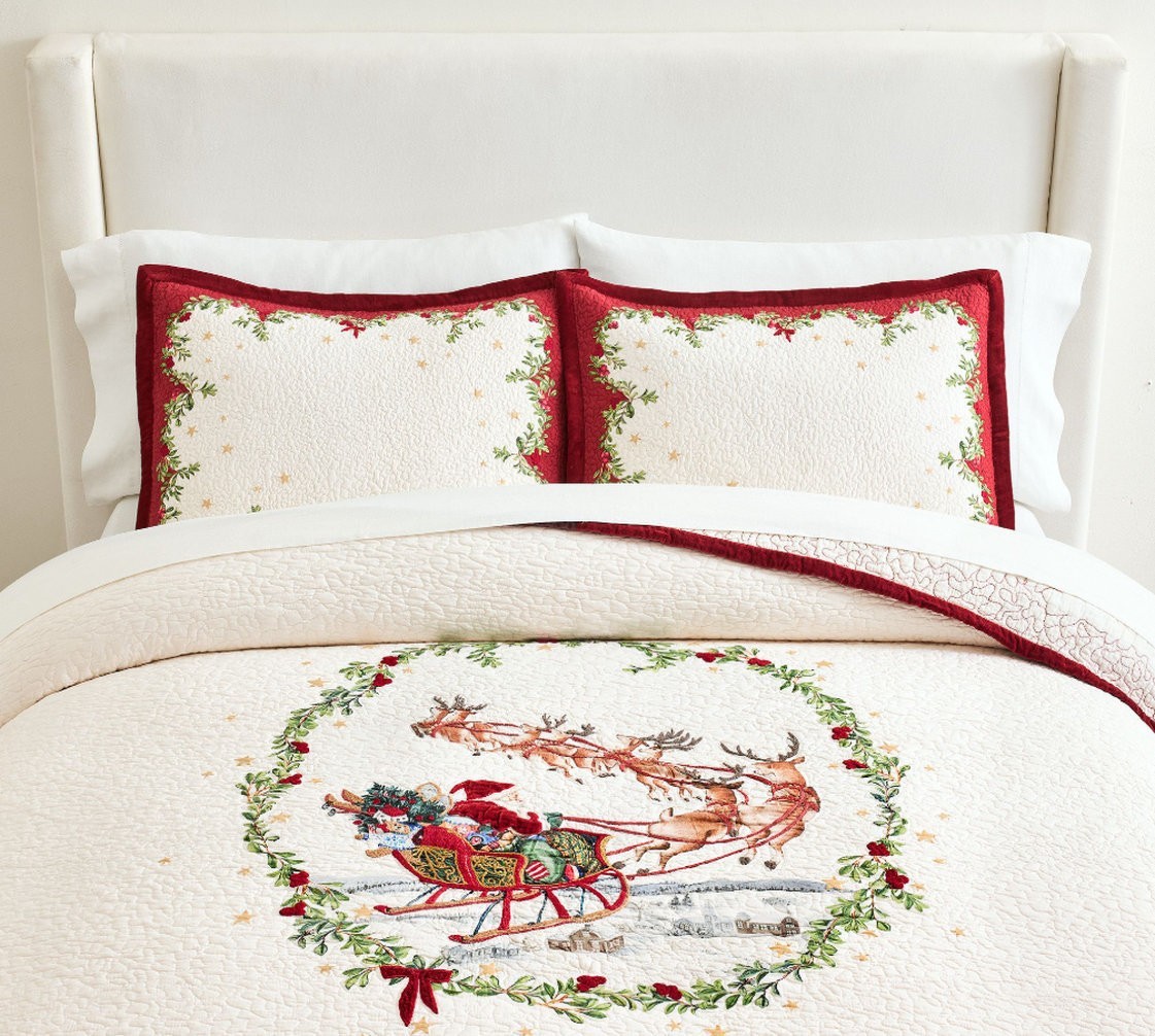 Pottery Barn Vintage Santa Quilt Pottery Barn Vintage Santa Quilt