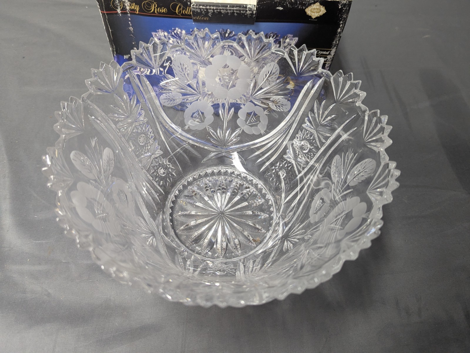 Shannon “Designs of Ireland” 24% Leaded Crystal Floral Bowl~Made In Slovakia Box