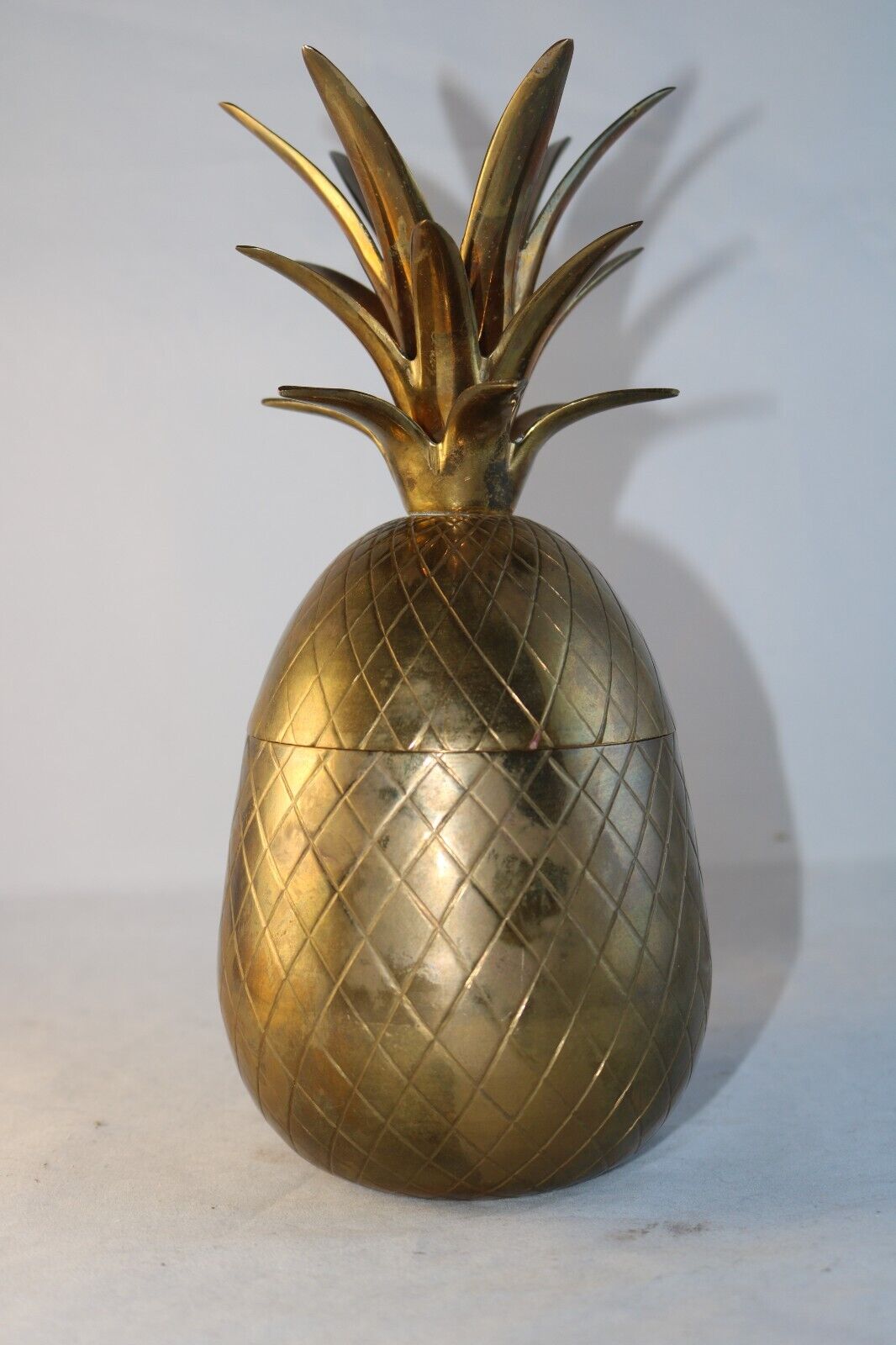 VINTAGE MID CENTURY BRASS PINEAPPLE STATUE & CONTAINER 9.5