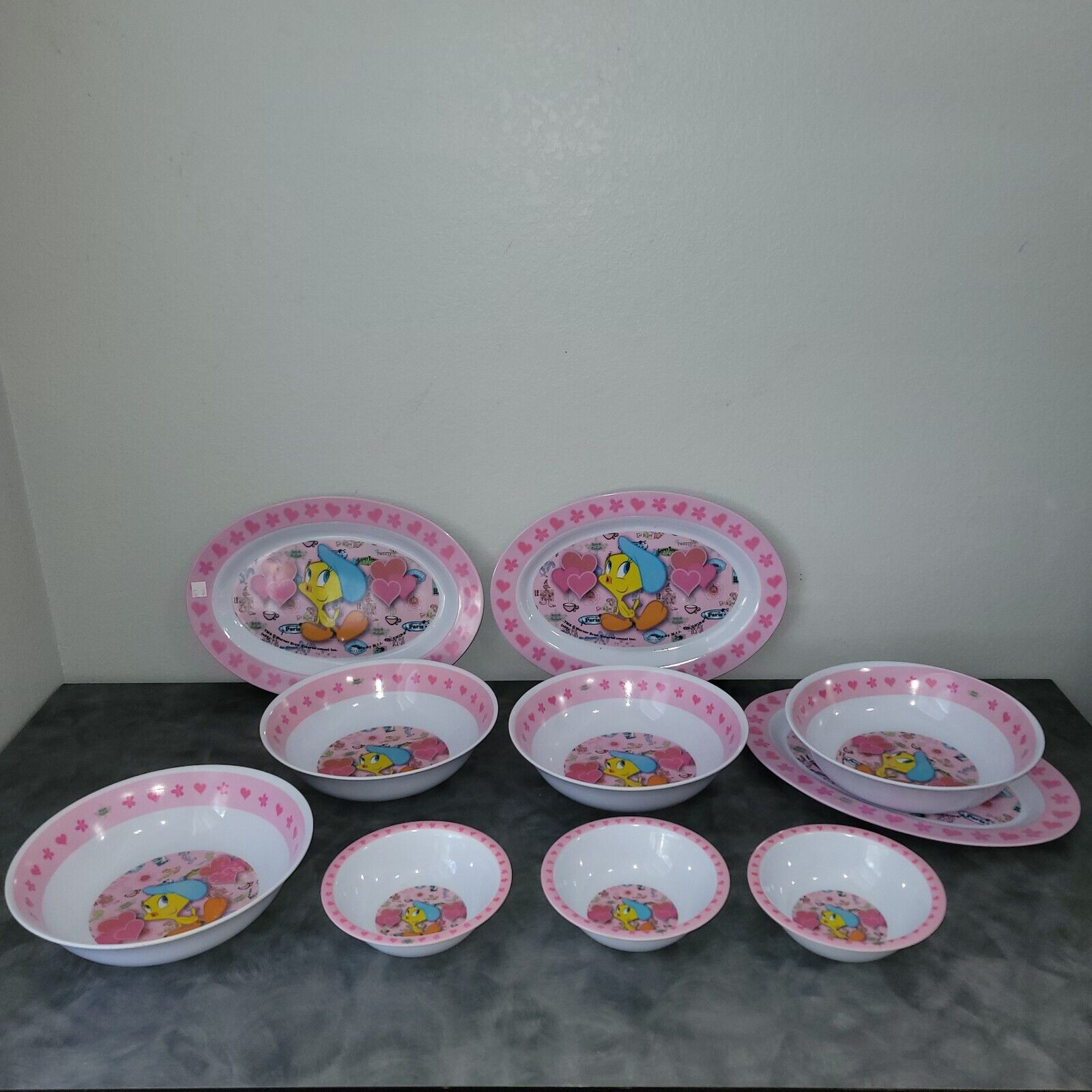 **RARE MUST HAVE** VINTAGE WARNER BROS TWEETY LOT OF SERVING TRAYS AND BOWLS