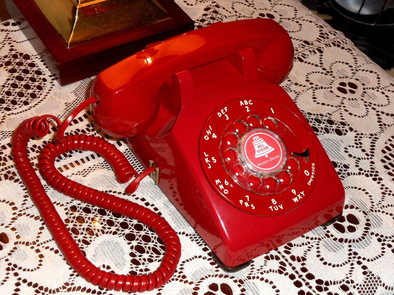 EXCELLENT VINTAGE WESTERN ELECTRIC RED HOT CLASSIC ROTARY DIAL DESK PHONE WORKS