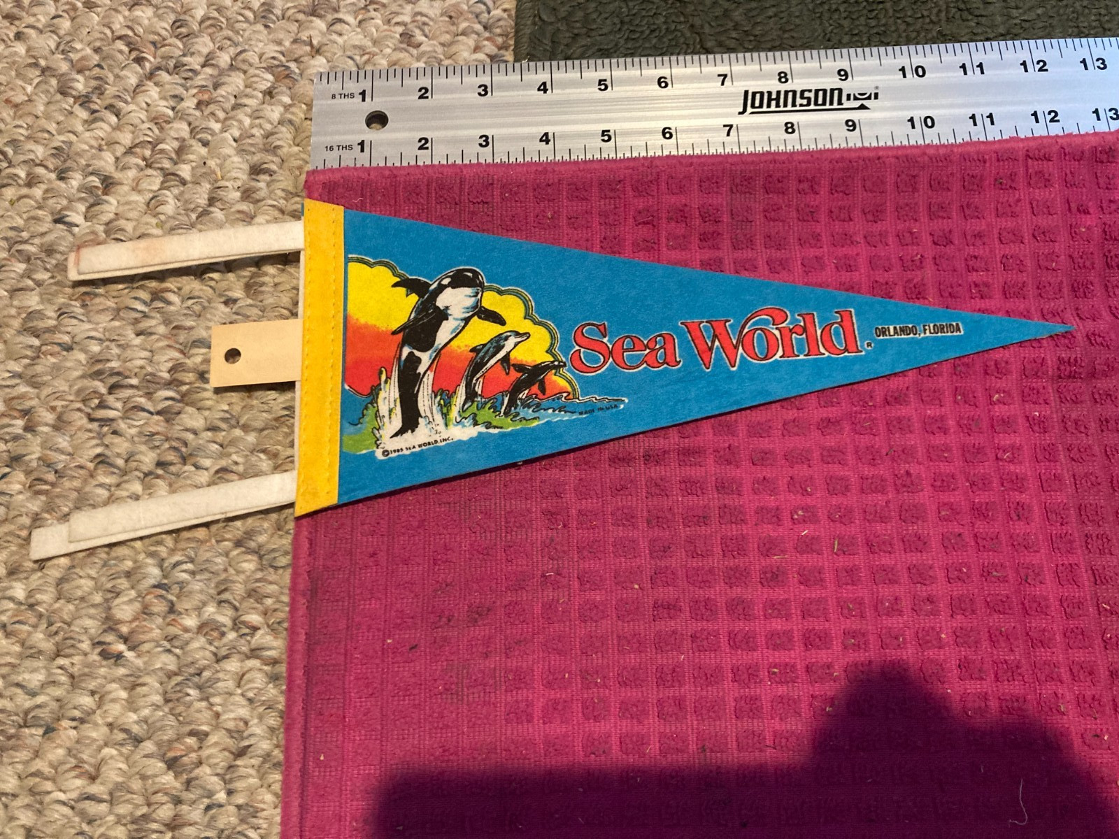 Vintage 1985 Seaworld Blue Felt Pennant ORLANDO FLORIDA FL - FAST SHIPPER