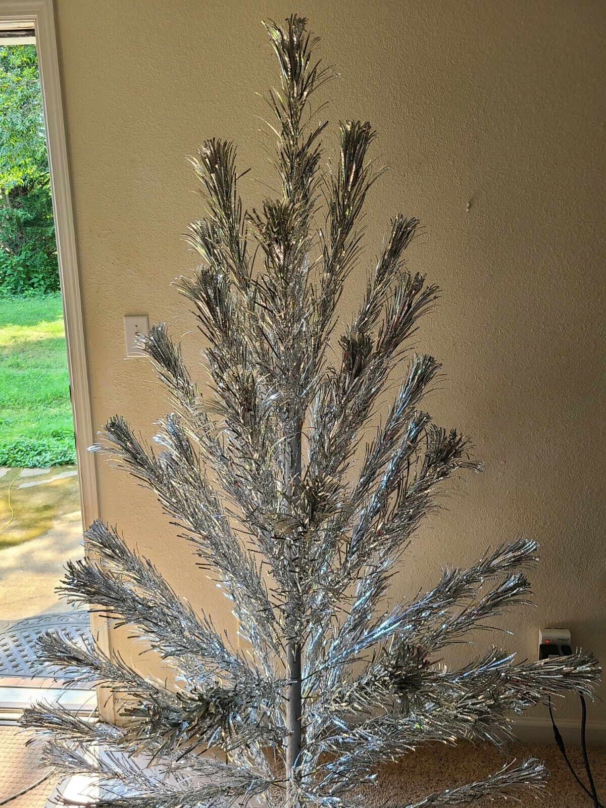 Pom Pom 6ft Silver Aluminum Tree With Original Box, has ALL branches (Complete)