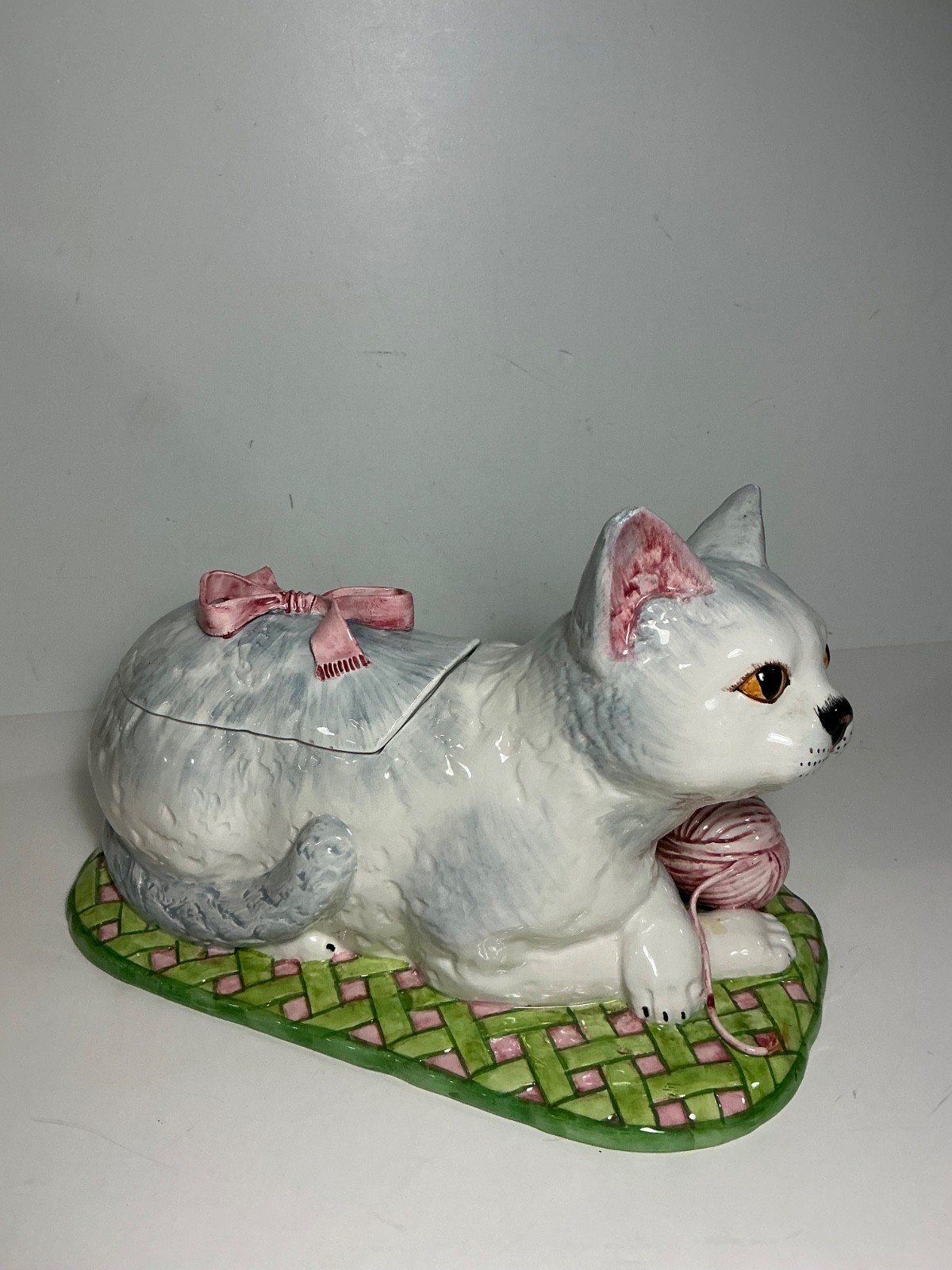 Vintage 1960-70s Meiselman Imports Majolica Ceramic Lidded Cat Tureen 10.25\