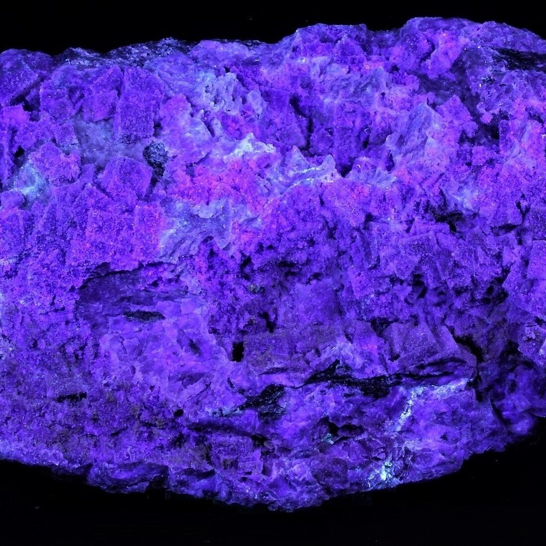 KB: FANTASTIC FL. SW & LW VIOLET FLUORITE XLS., PSM FLUORITE, CZECH REPUBLIC