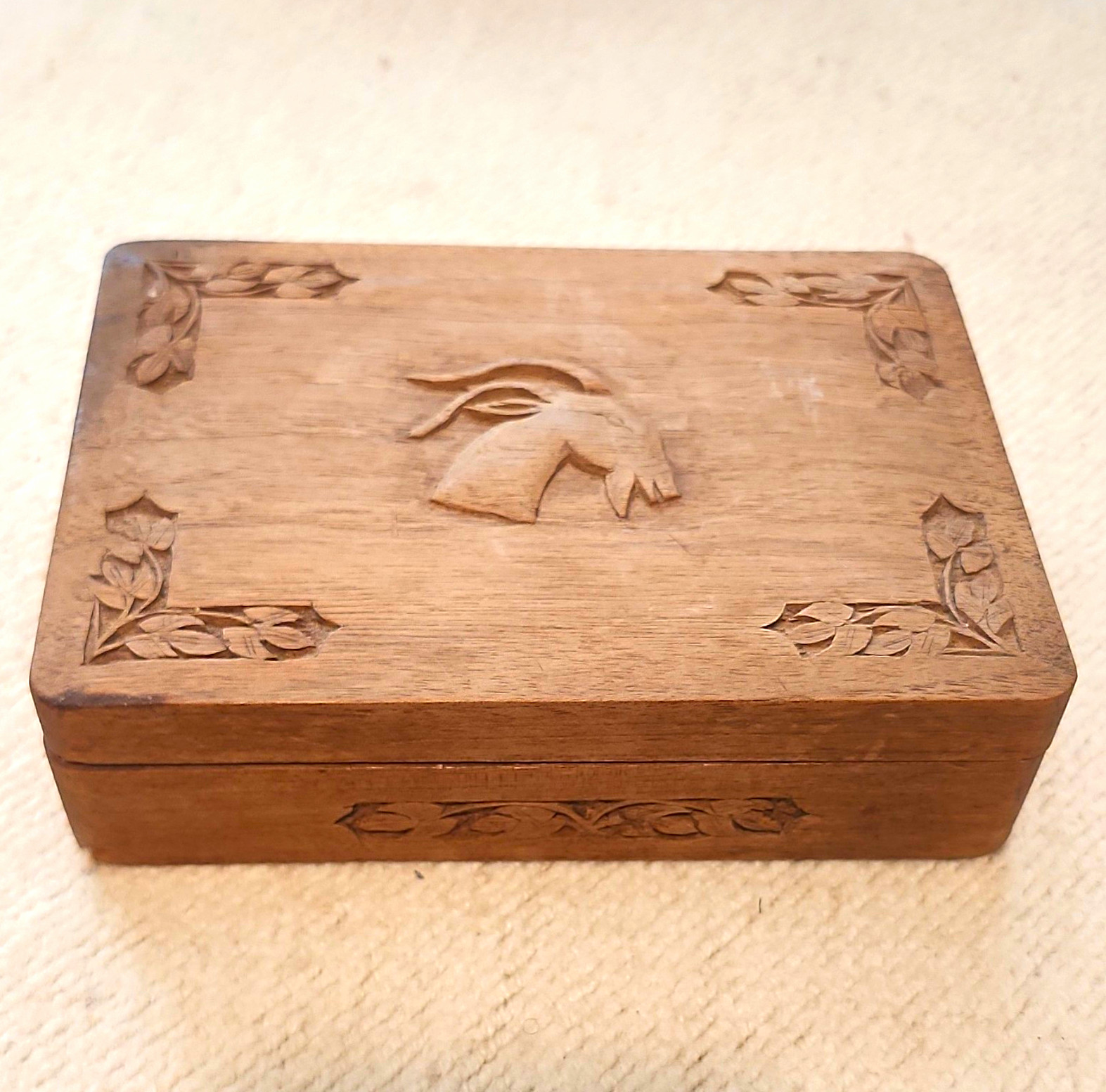 Vtg Kent H Landsberg Paperland Hand Carved Wood Double Card Box w/ Both Decks