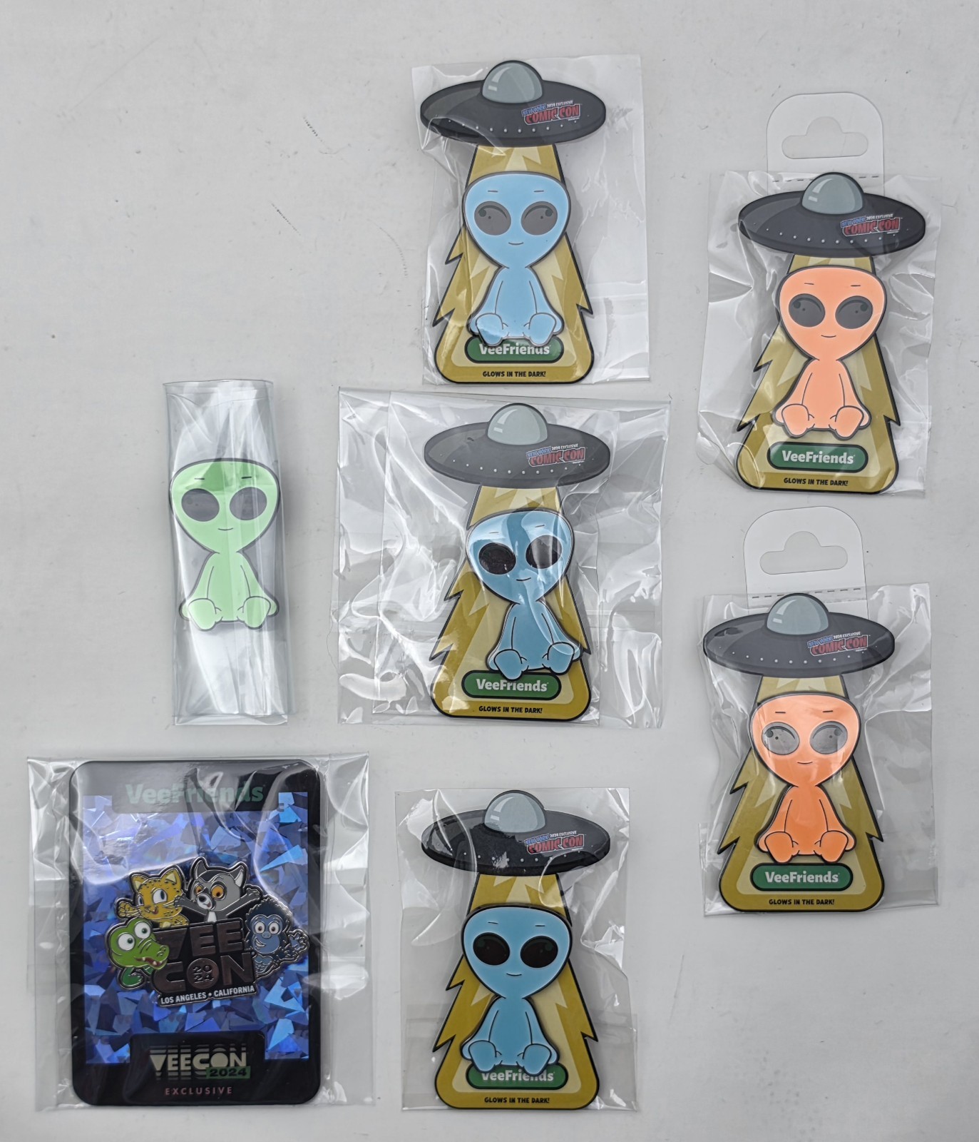 VeeFriends Pin Lot VeeCon & NYCC Adapatable Alien UFO Glow In Dark Lot of 7