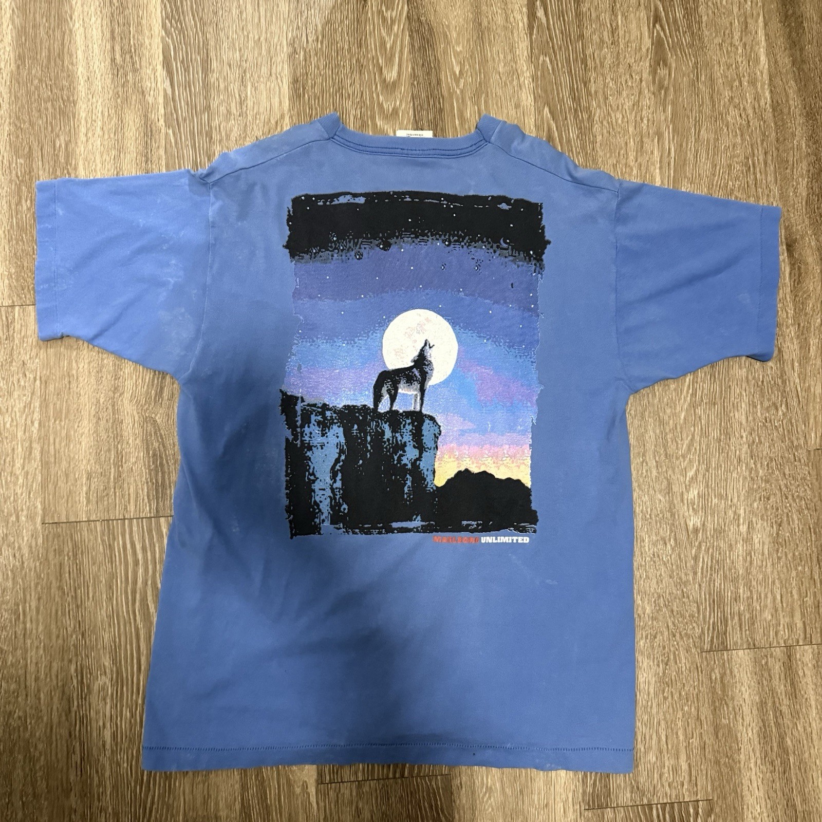 VINTAGE MARLBORO UNLIMITED HOWLING WOLF COYOTE T-SHIRT BLUE ONE SIZE