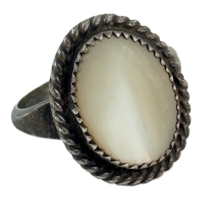 Vtg 925 Sterling Silver White Shell Southwestern Statement Ring Size 4.75 3.7g