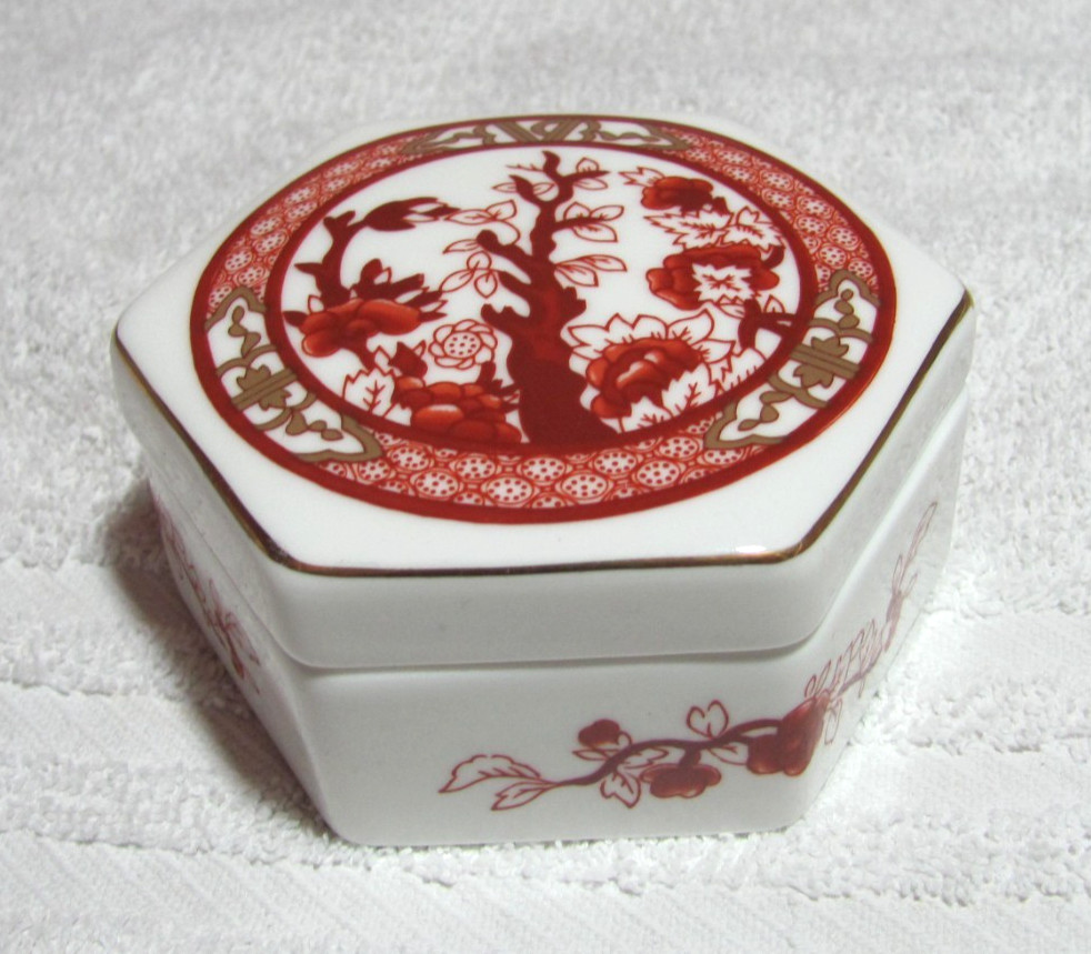 COALPORT Indian Tree Coral Bone China Trinket Box with Lid