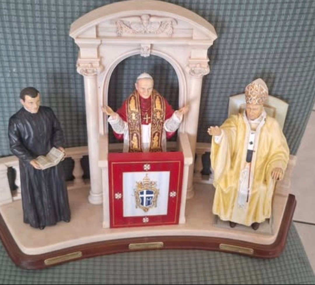 Danbury Mint Pope John Paul II Commemorative Sculpture - Three Scenes