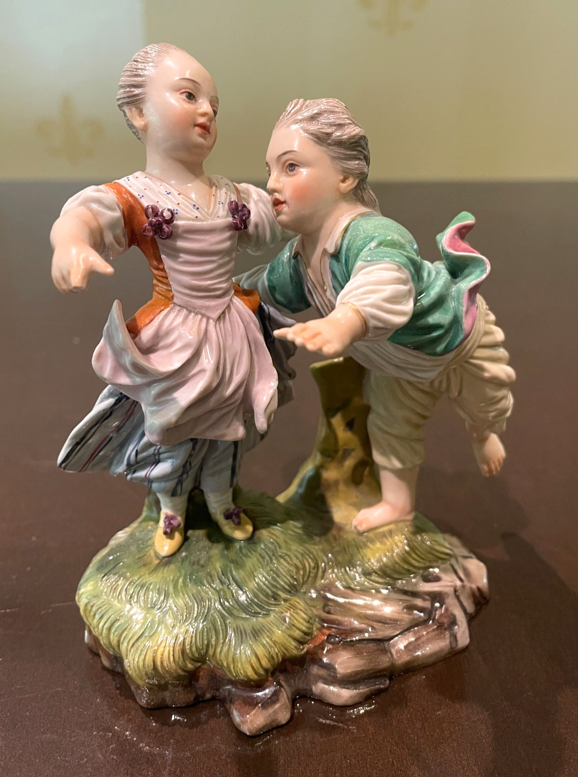 Hochst/Passau Porcelain Figurine Hochst/Passau Porcelain Figurine