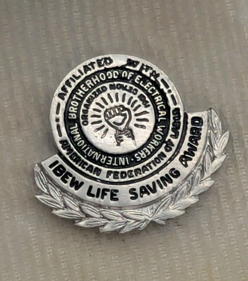 VINTAGE IBEW LIFE SAVING AWARD STERLING SILVER LAPEL PIN ELECTRICAL BROTHERHOOD