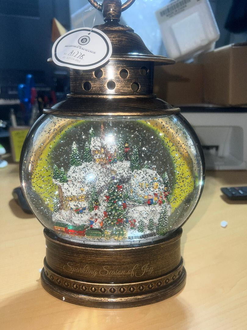THOMAS KINKADE Sparkling Season Of JOY SNOWGLOBE ANIMATED INSTOCK
