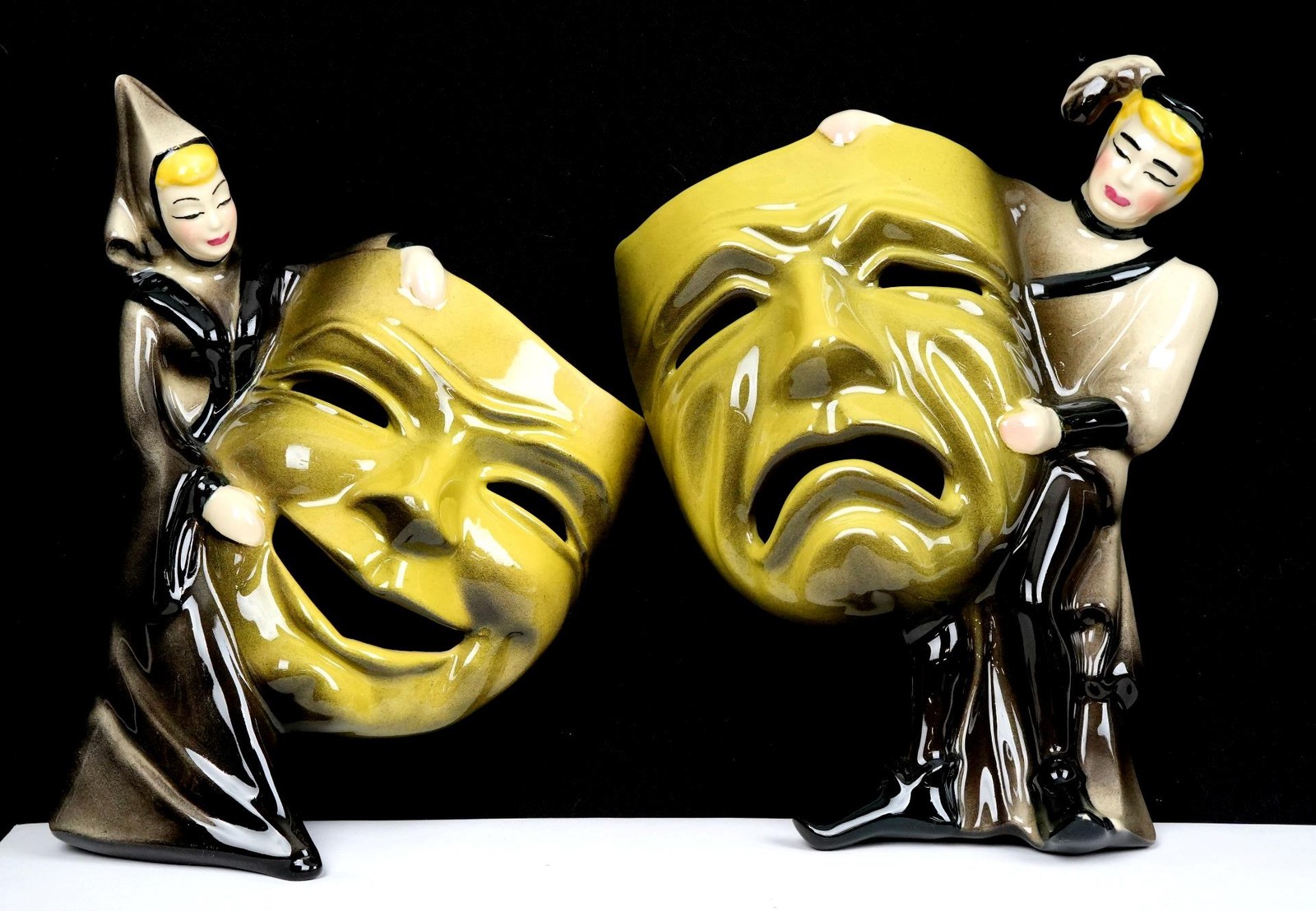 Ceramic Arts Studio Harrington Ophelia & Hamlet Comedy Tragedy Wall Pockets 1950