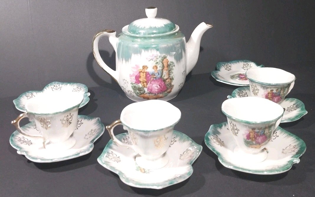 Vintage Saji Shinto Japan Courting Couple Tea Set Teapot 4 Cups 6 Saucers 1 Chip